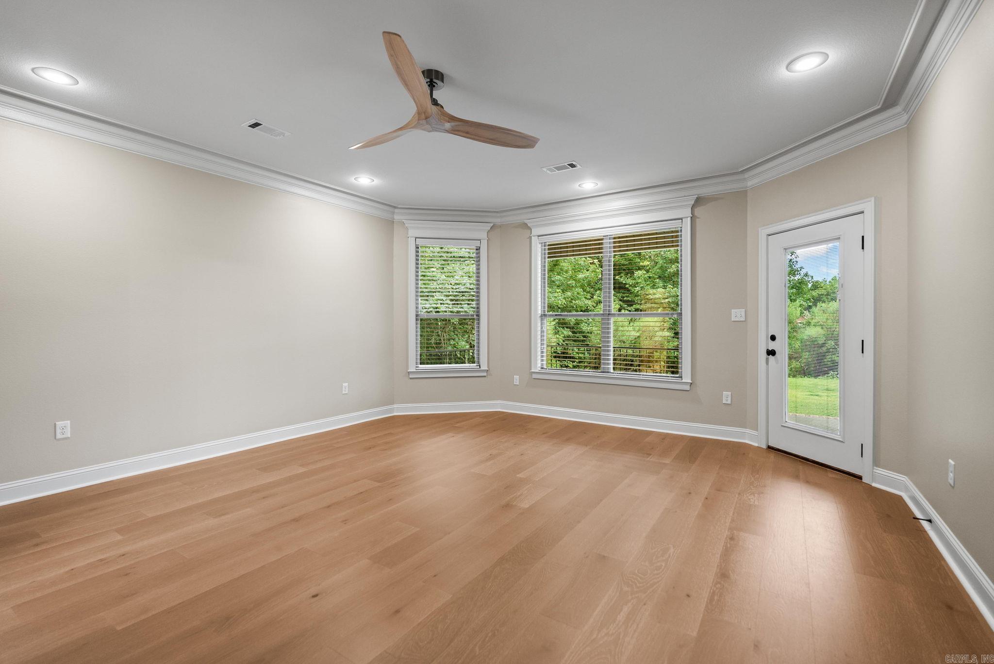 141 Oneida Way Property Photo 37