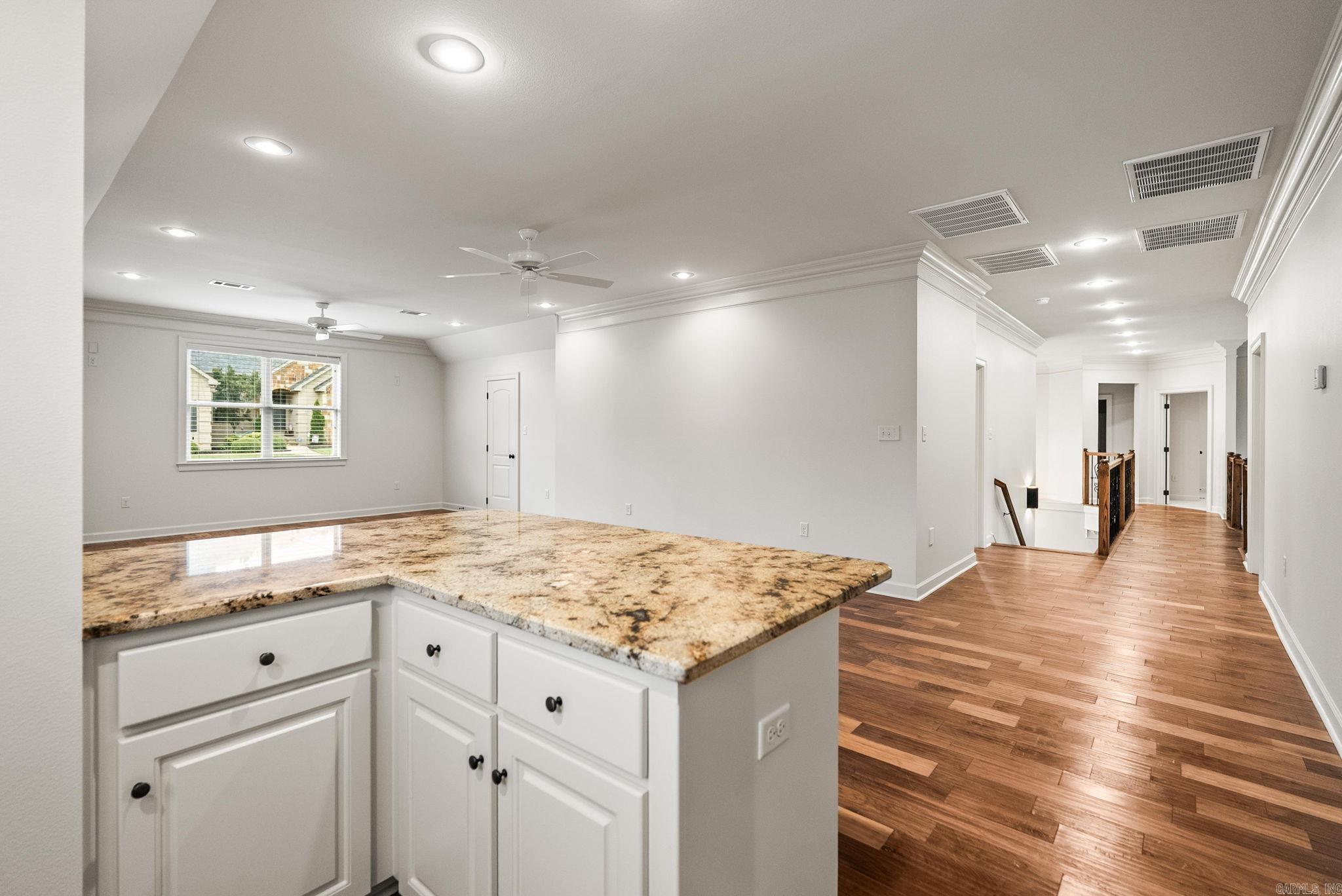 141 Oneida Way Property Photo 43