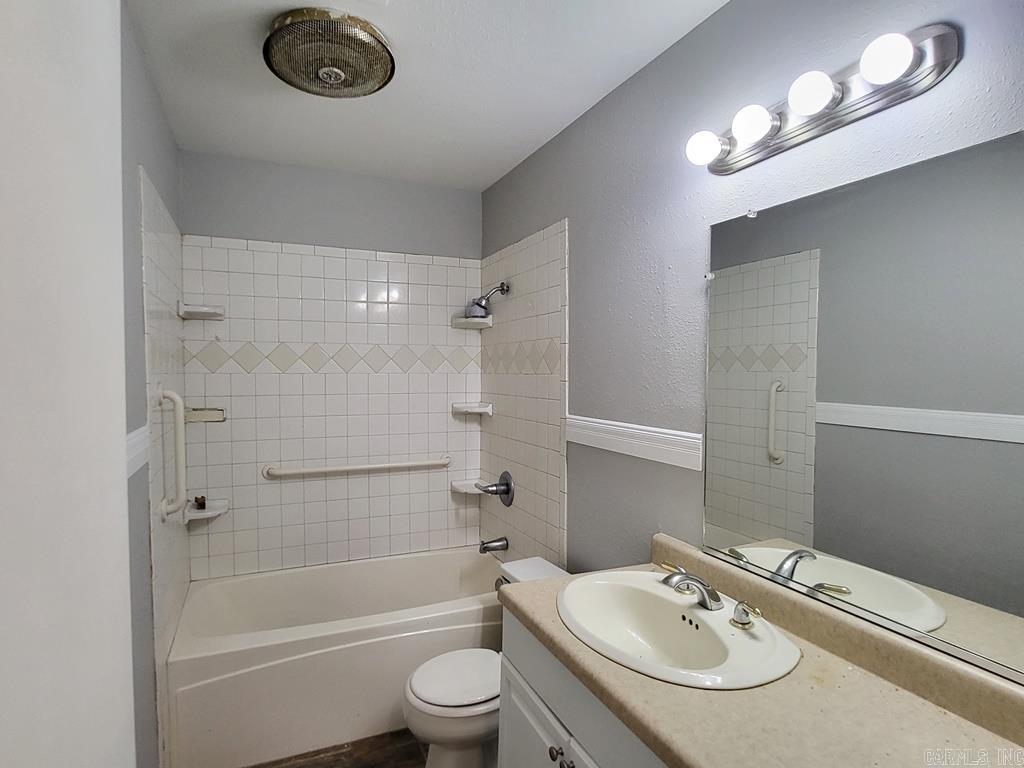 1815 W College Blvd Property Photo 14