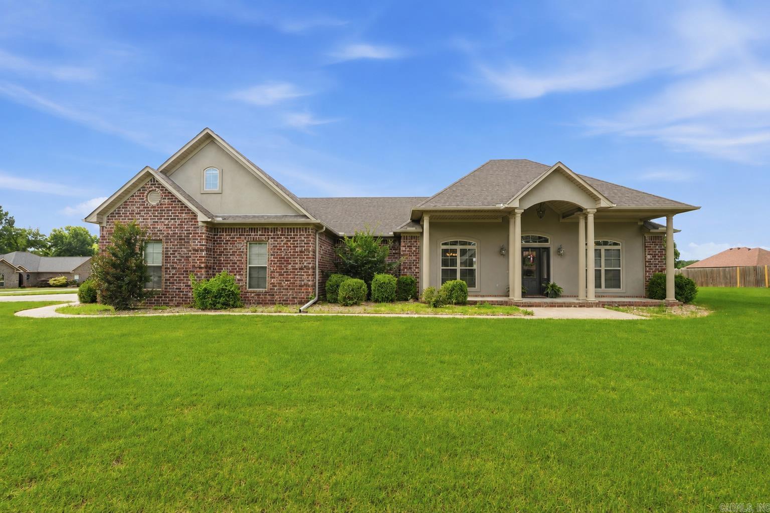 10 Colt Loop Property Photo 1