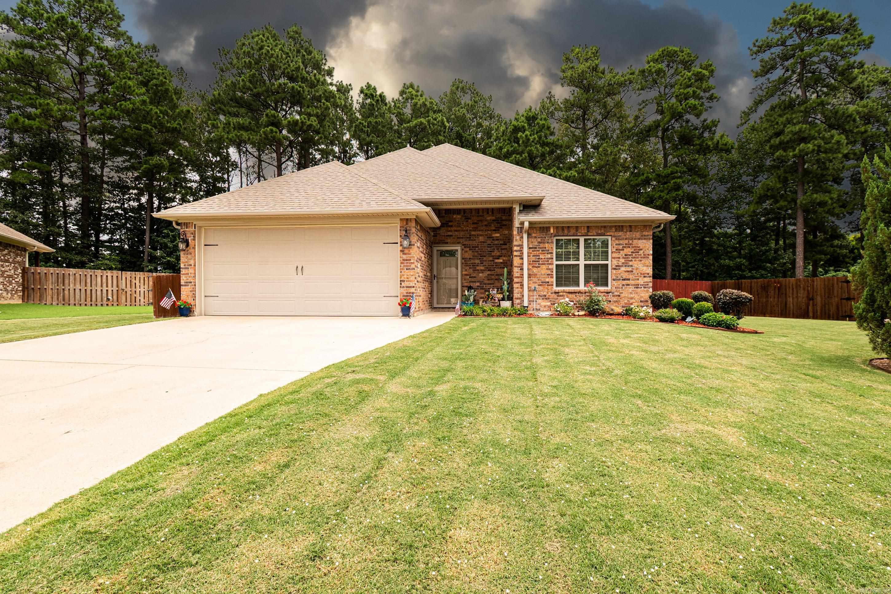 143 Waverly Cir Property Photo 1