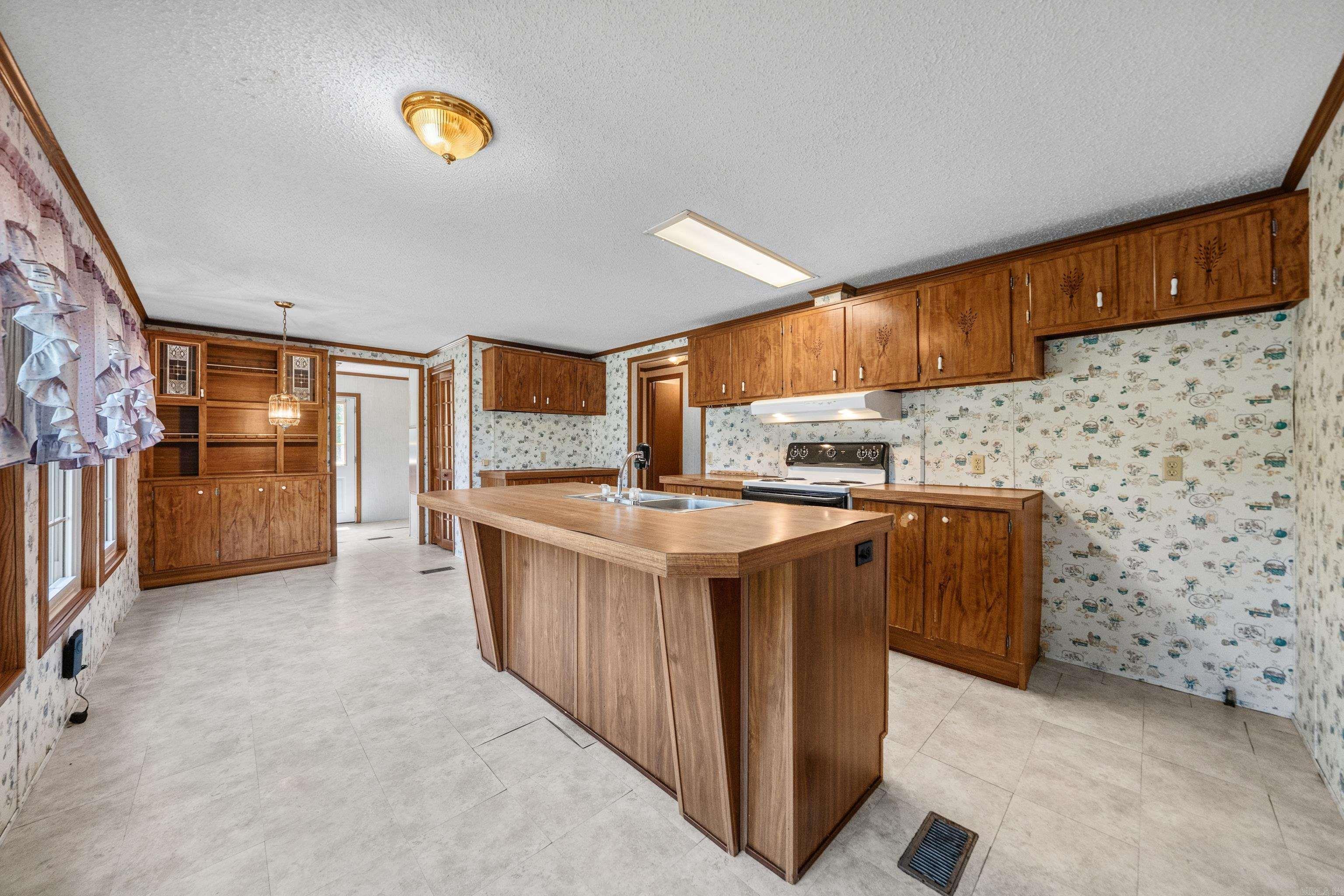 9917 Highway 128 Property Photo 11