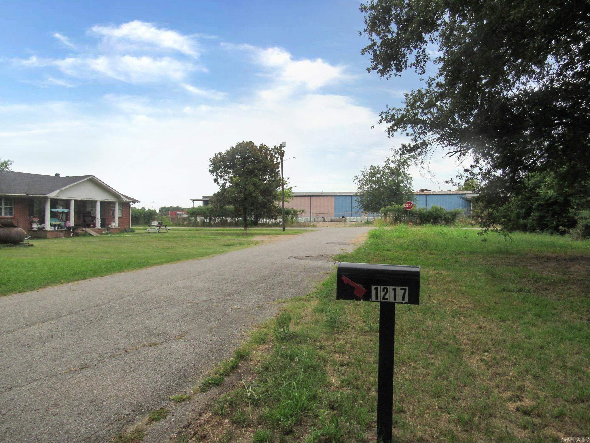 1217 Mississippi Street Property Photo 2