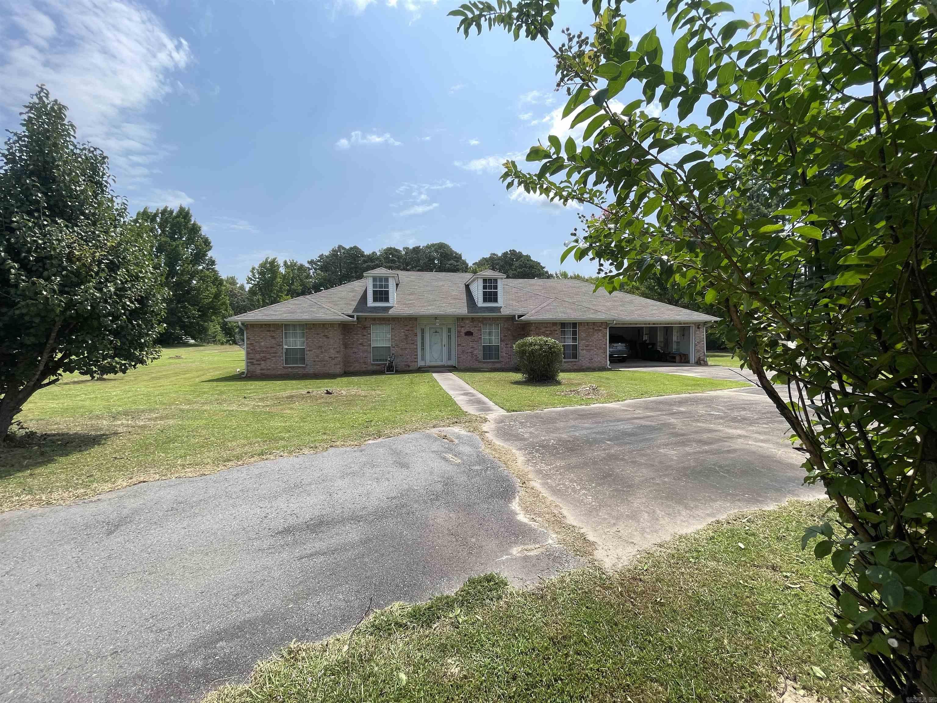 8201 Linda Property Photo 2