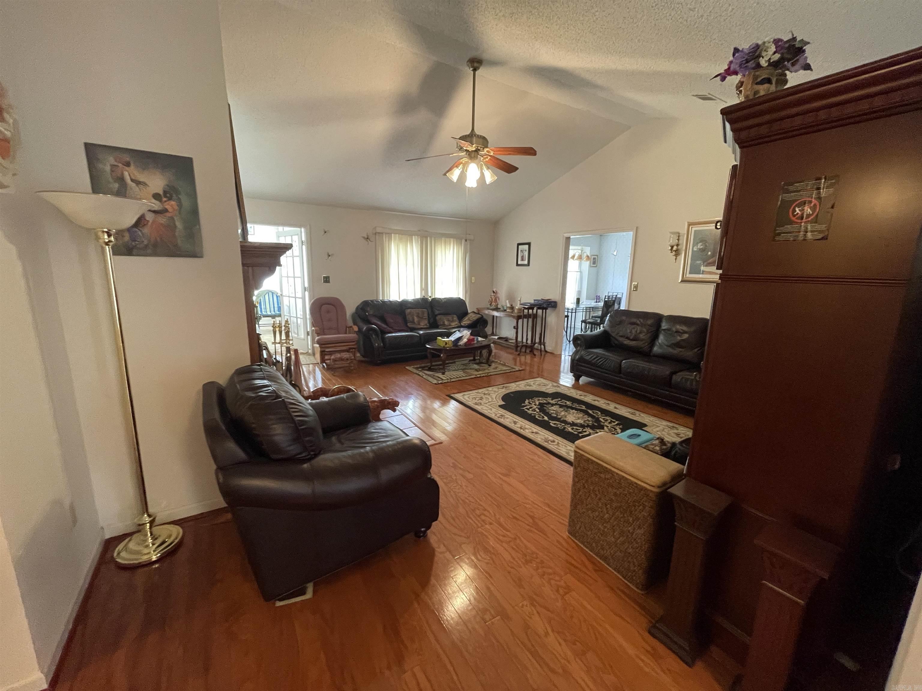 8201 Linda Property Photo 6