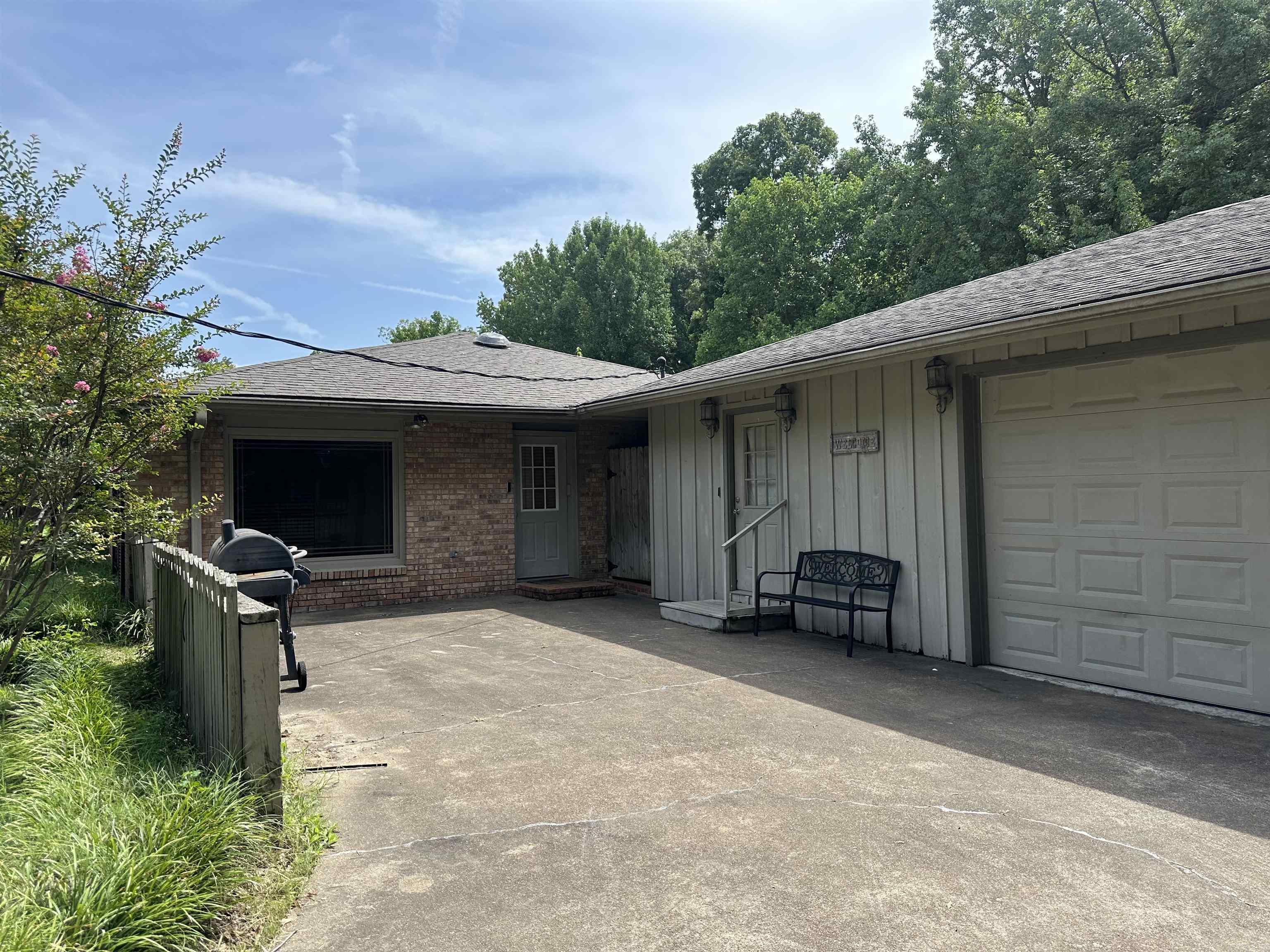 132 Stonebrook Property Photo 4