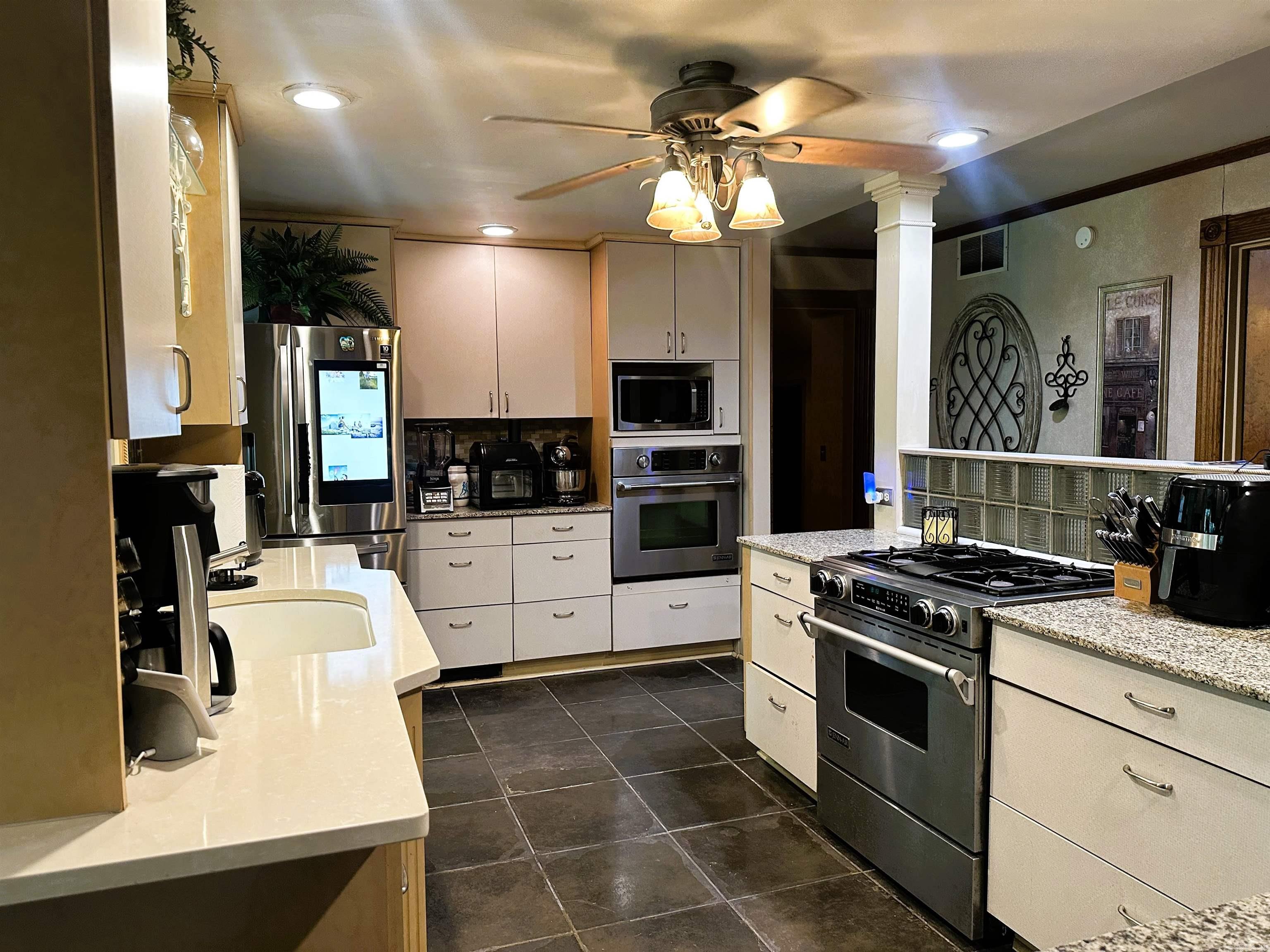 132 Stonebrook Property Photo 14