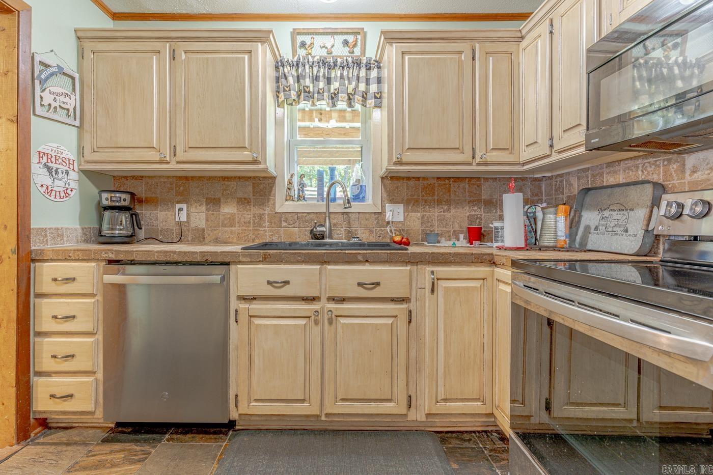 252 County Road 700 Property Photo 11