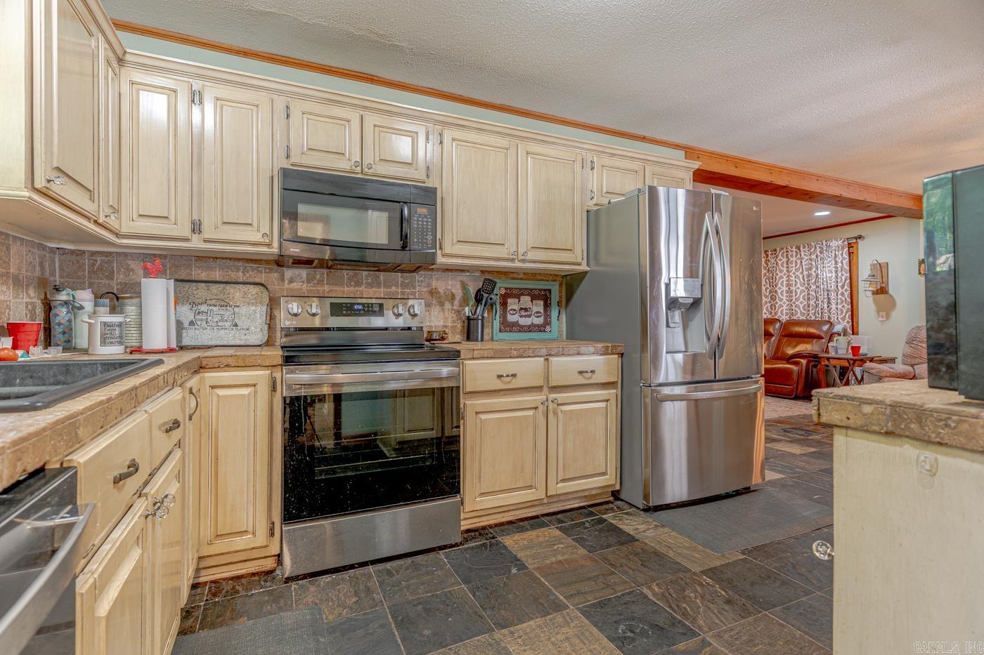 252 County Road 700 Property Photo 14