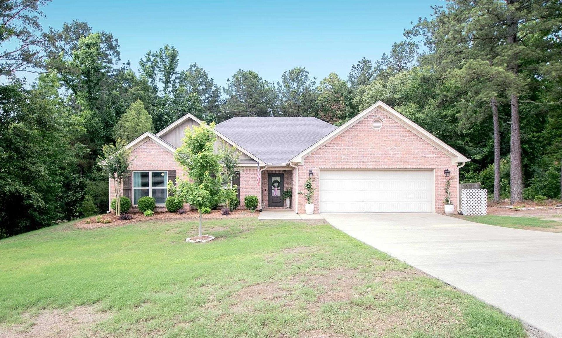 385 Reuben Drive Property Photo 1