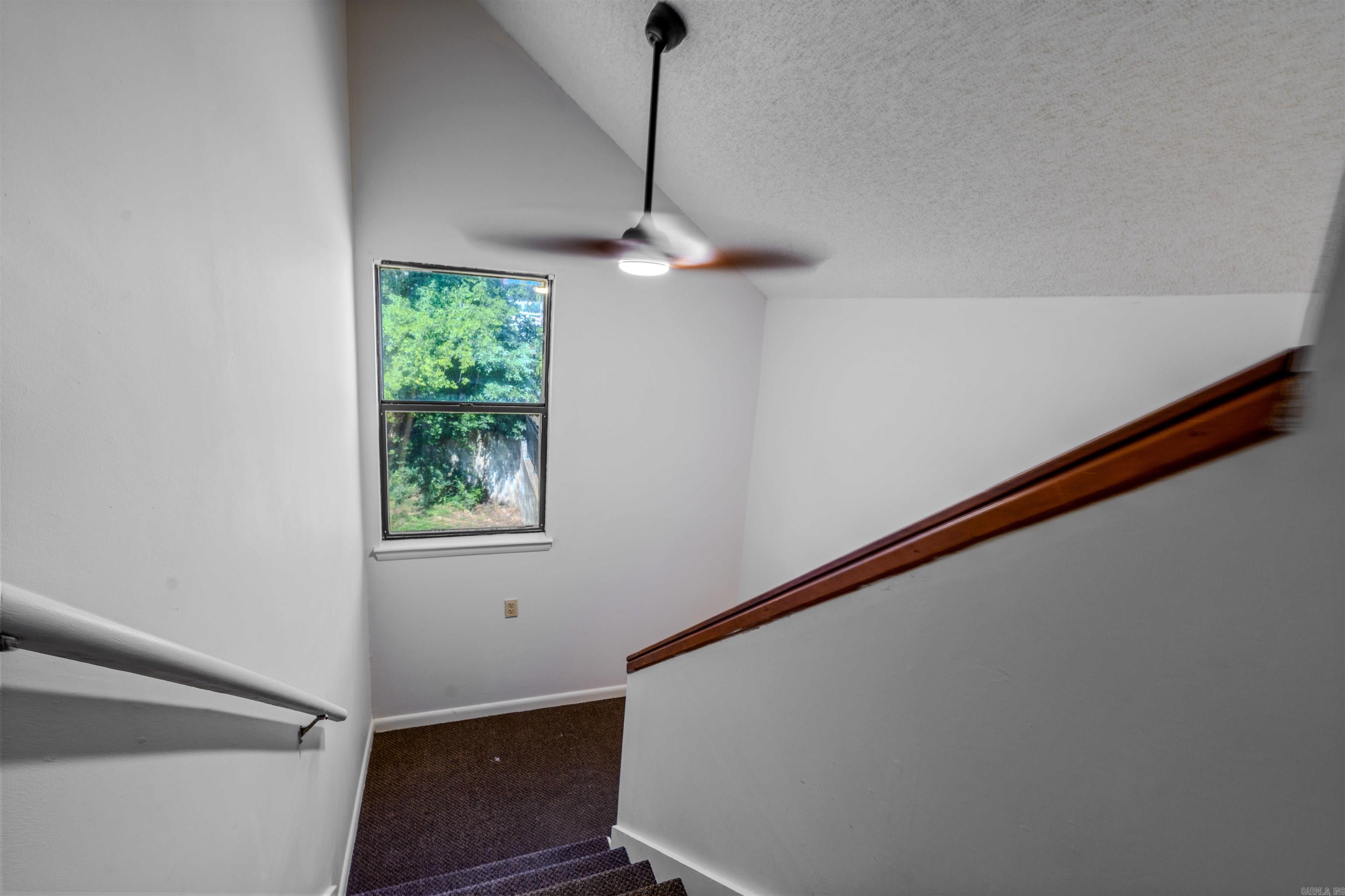17940 I-30 Property Photo 20