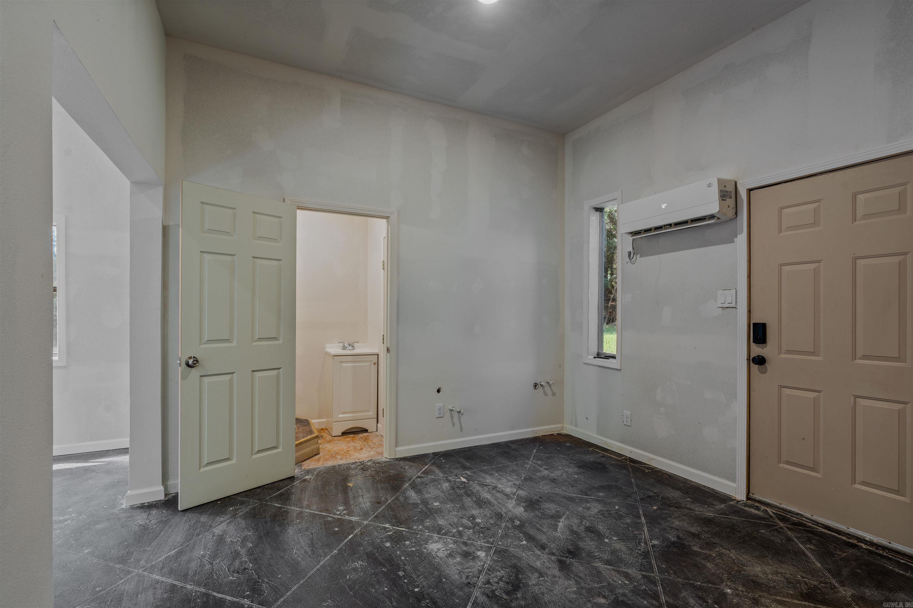 17940 I-30 Property Photo 37