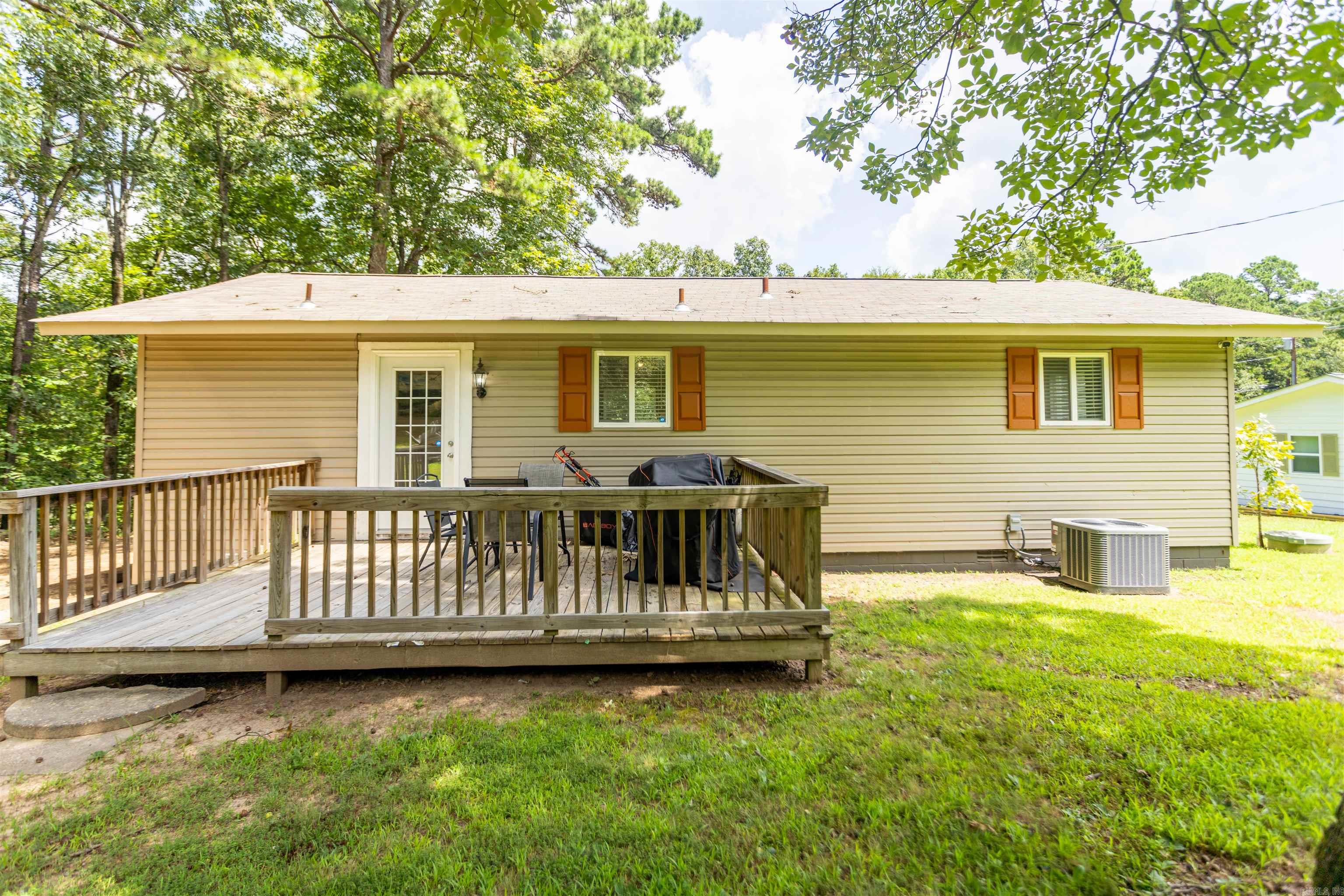 242 Lakeview Drive Property Photo 4