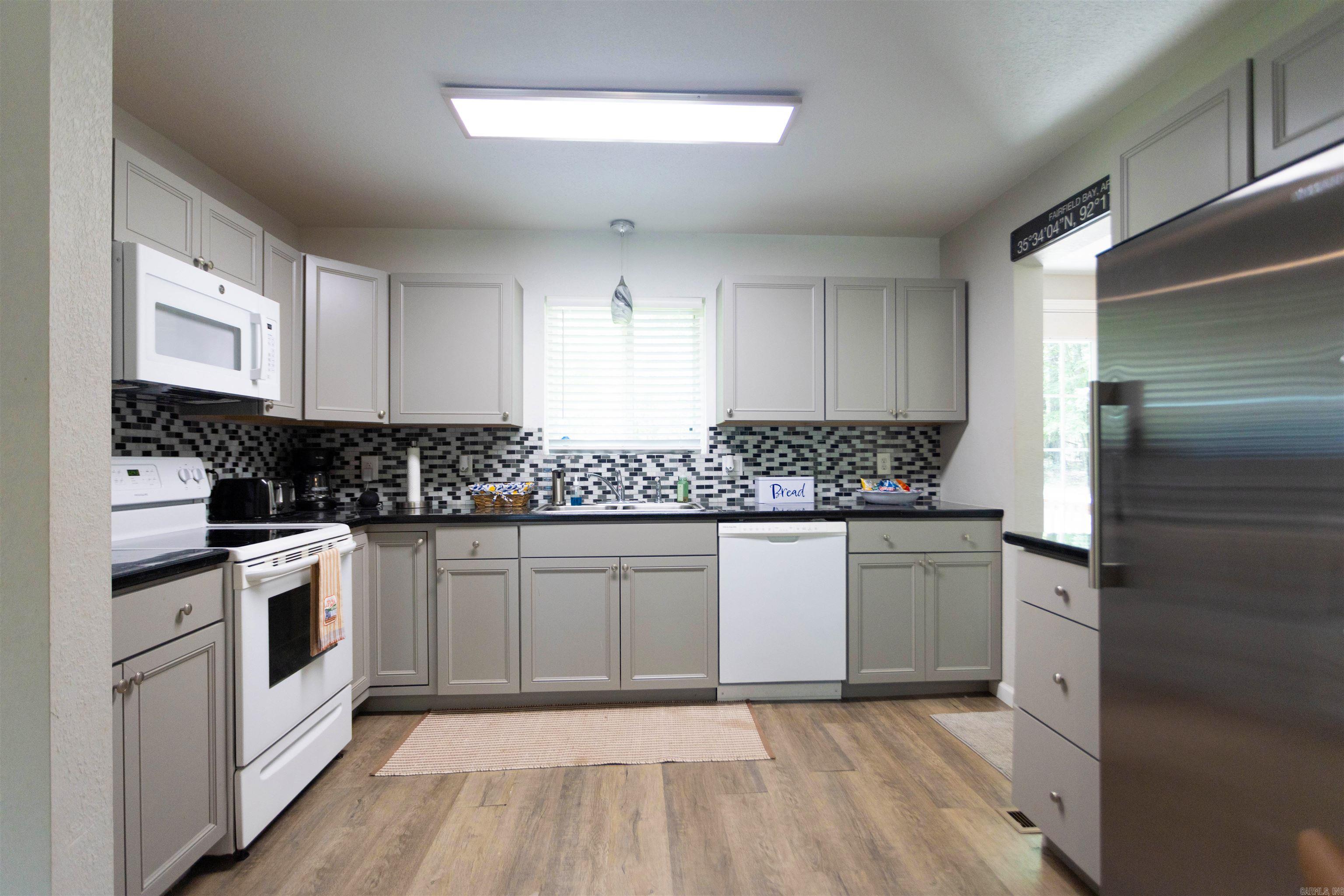 242 Lakeview Drive Property Photo 13