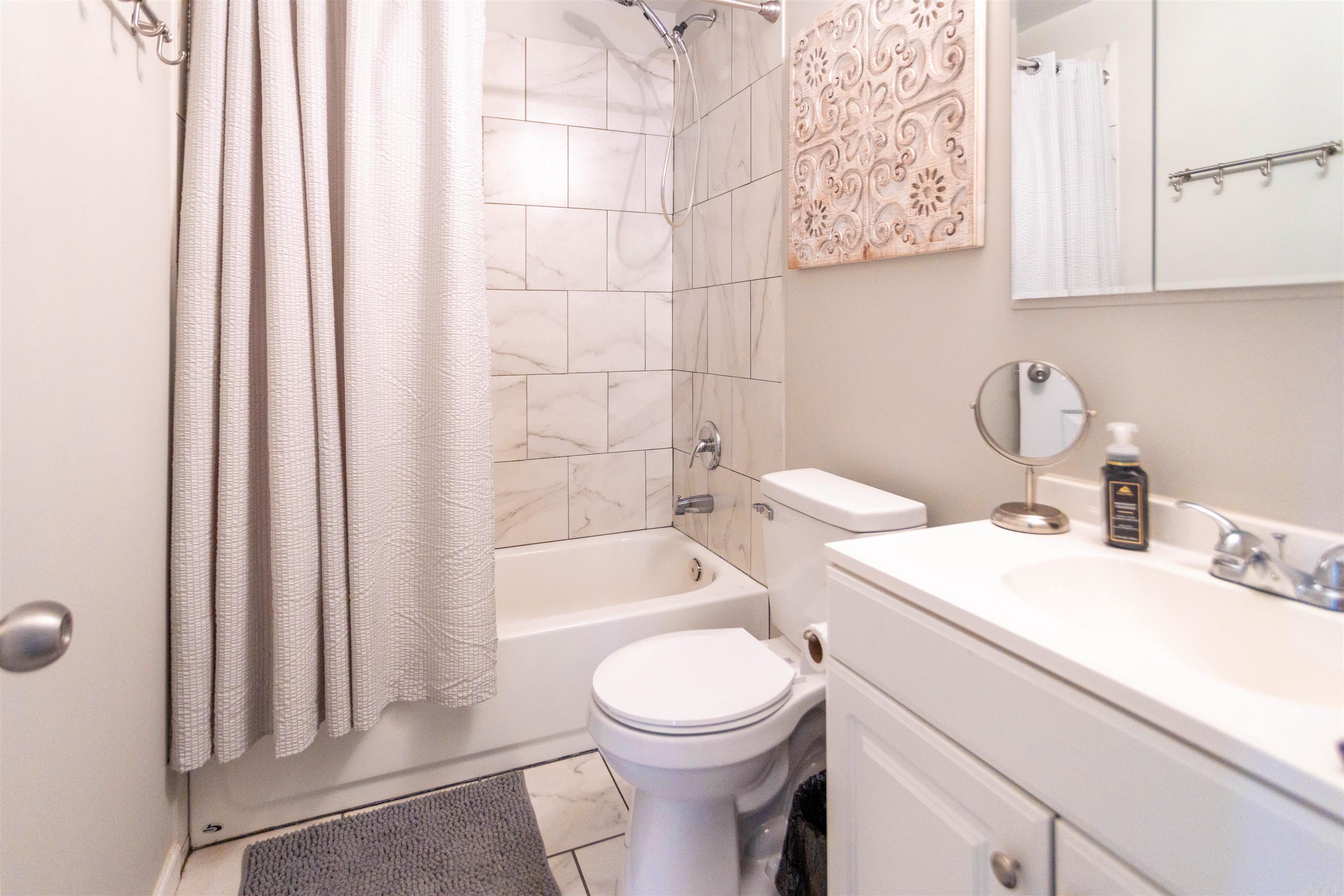 242 Lakeview Drive Property Photo 17