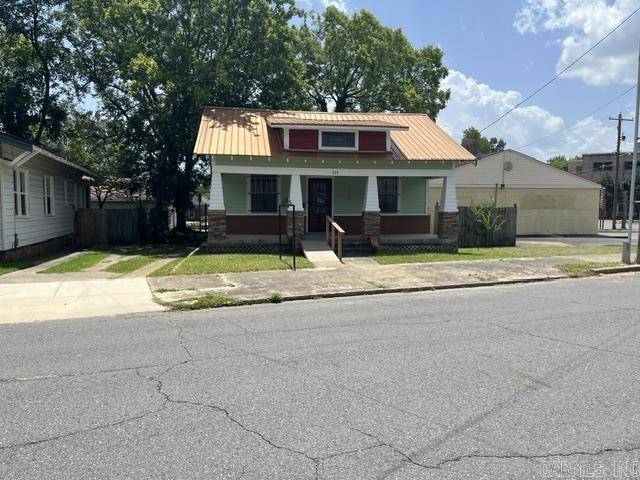 229 Woodbine Property Photo 3