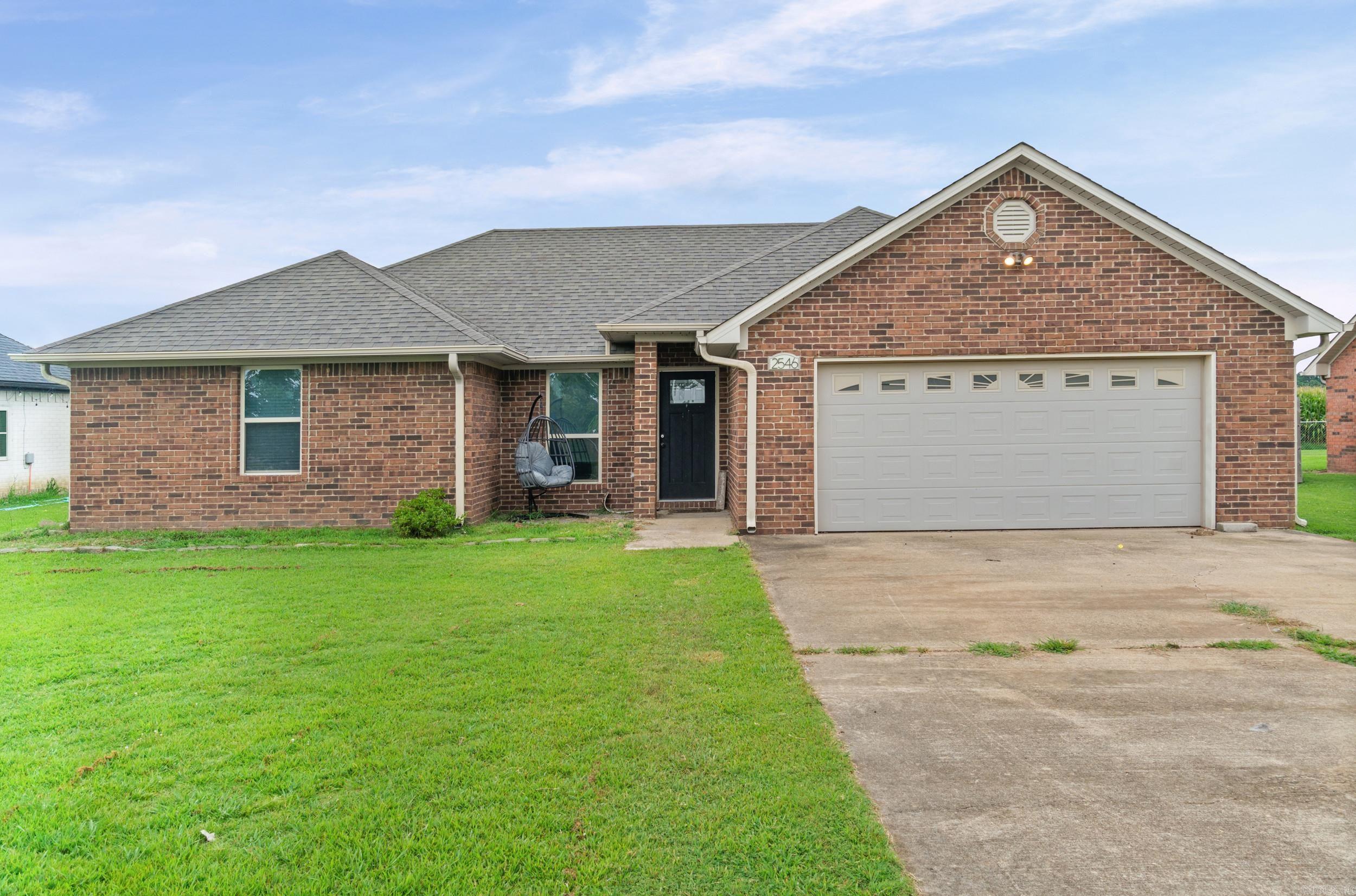 2546 Highway 284 Property Photo 2