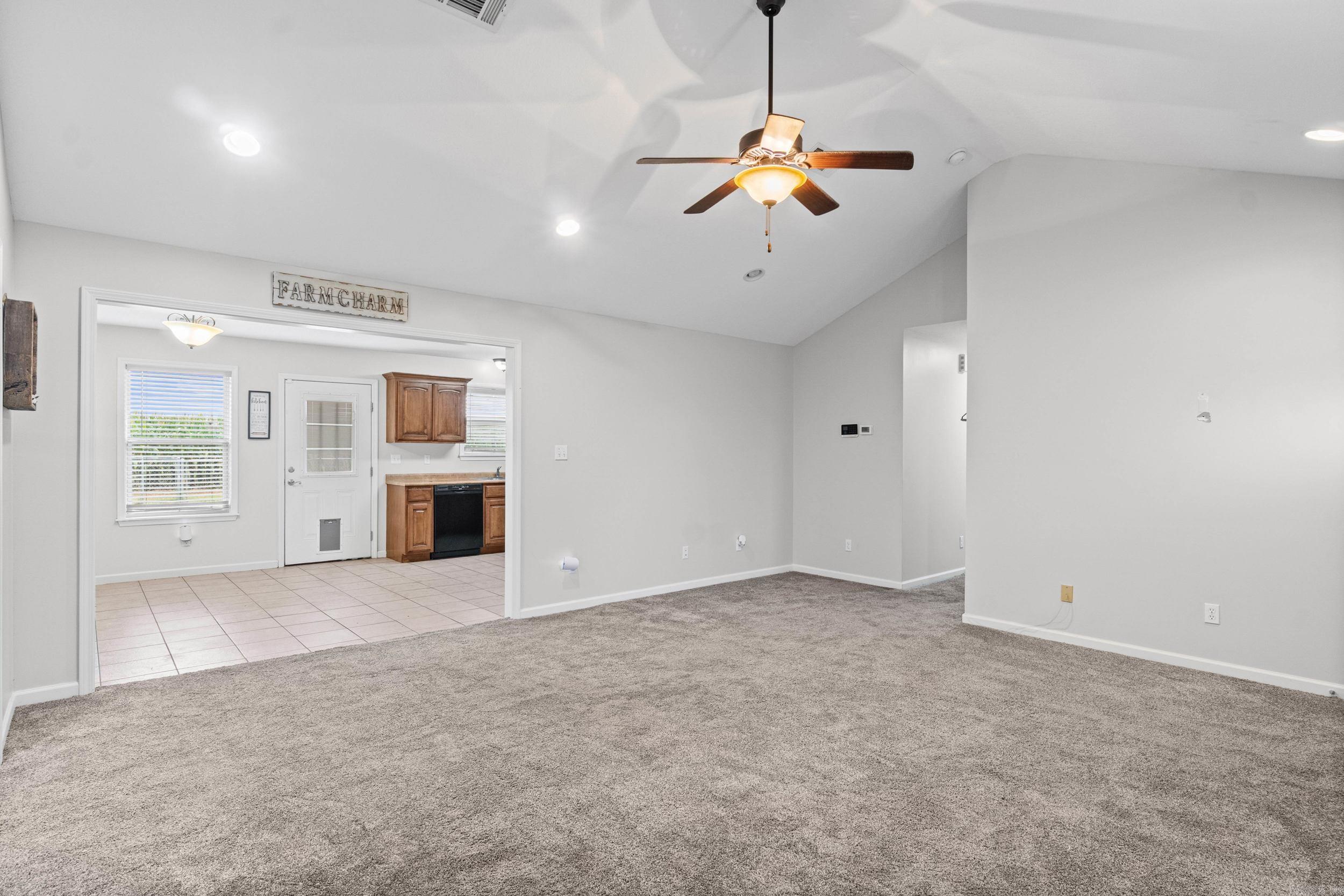 2546 Highway 284 Property Photo 7