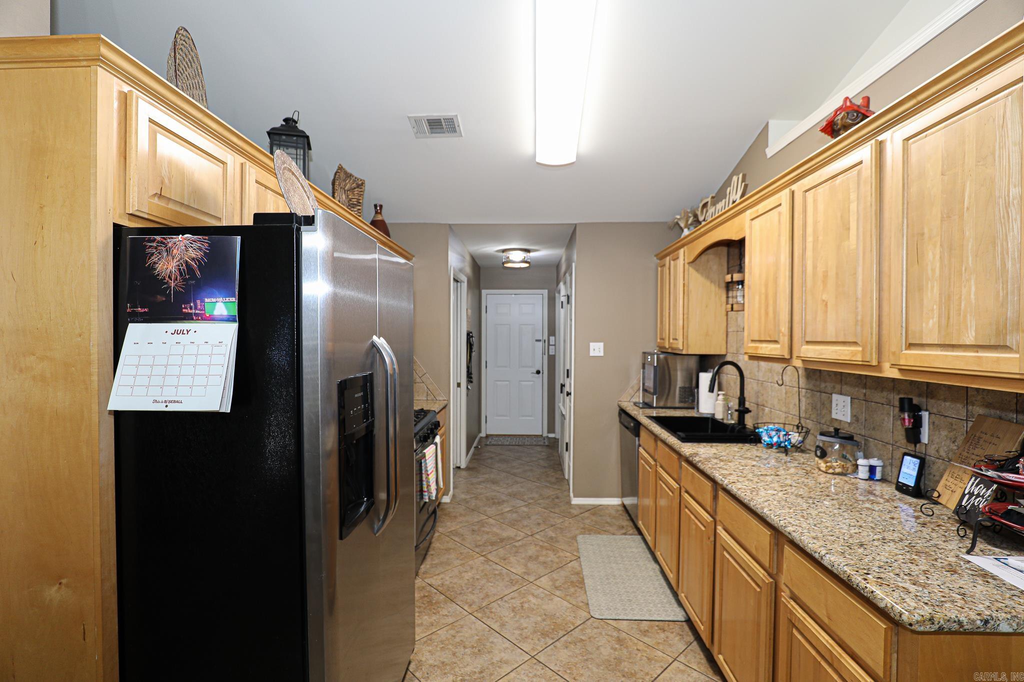 704 Sheffield Drive Property Photo 25