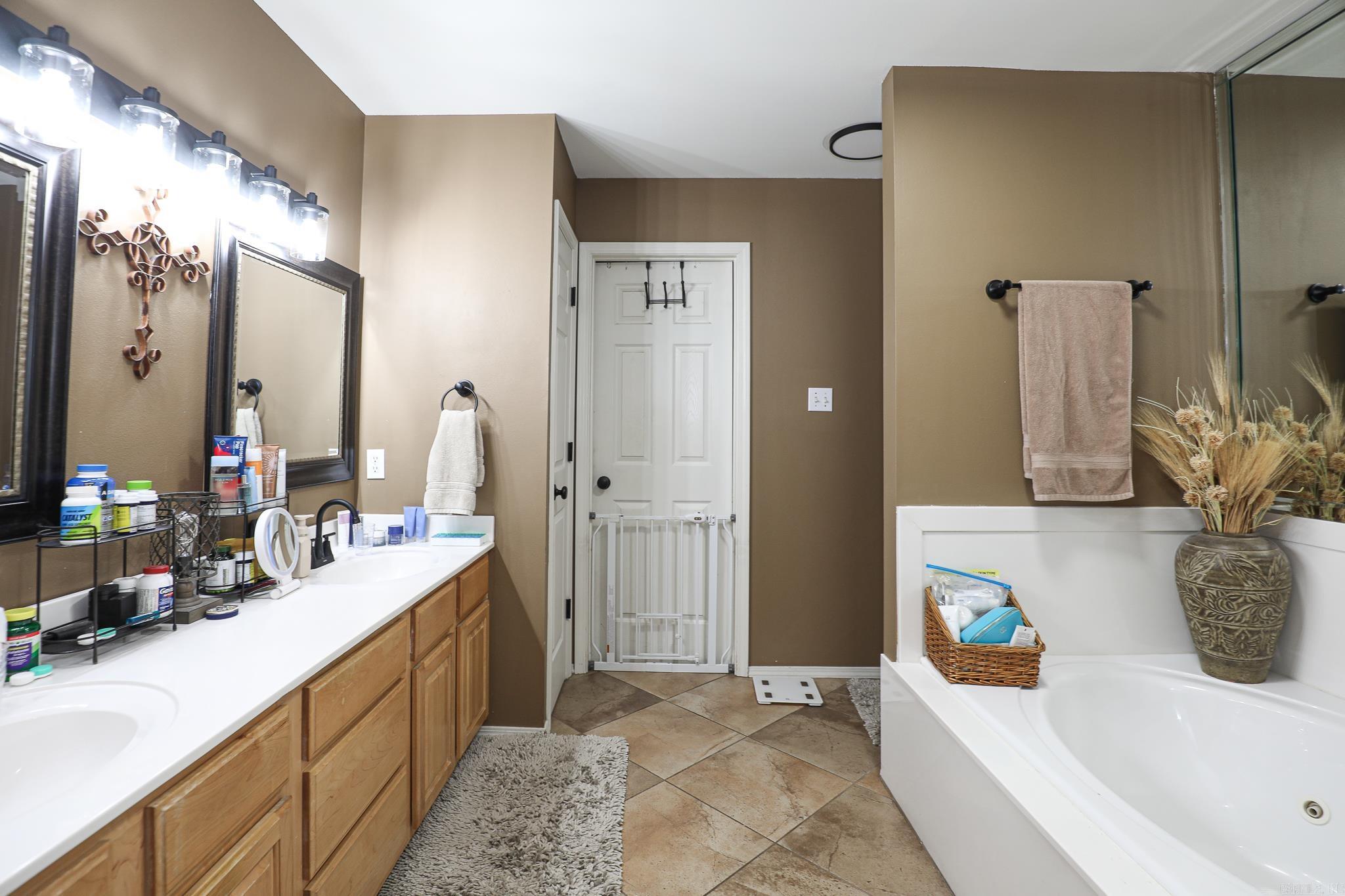 704 Sheffield Drive Property Photo 35