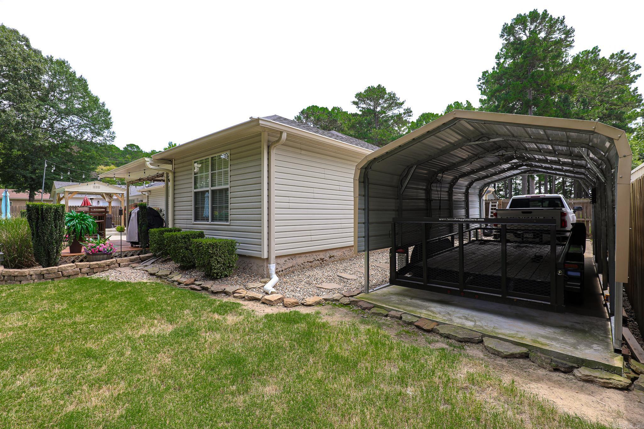704 Sheffield Drive Property Photo 47