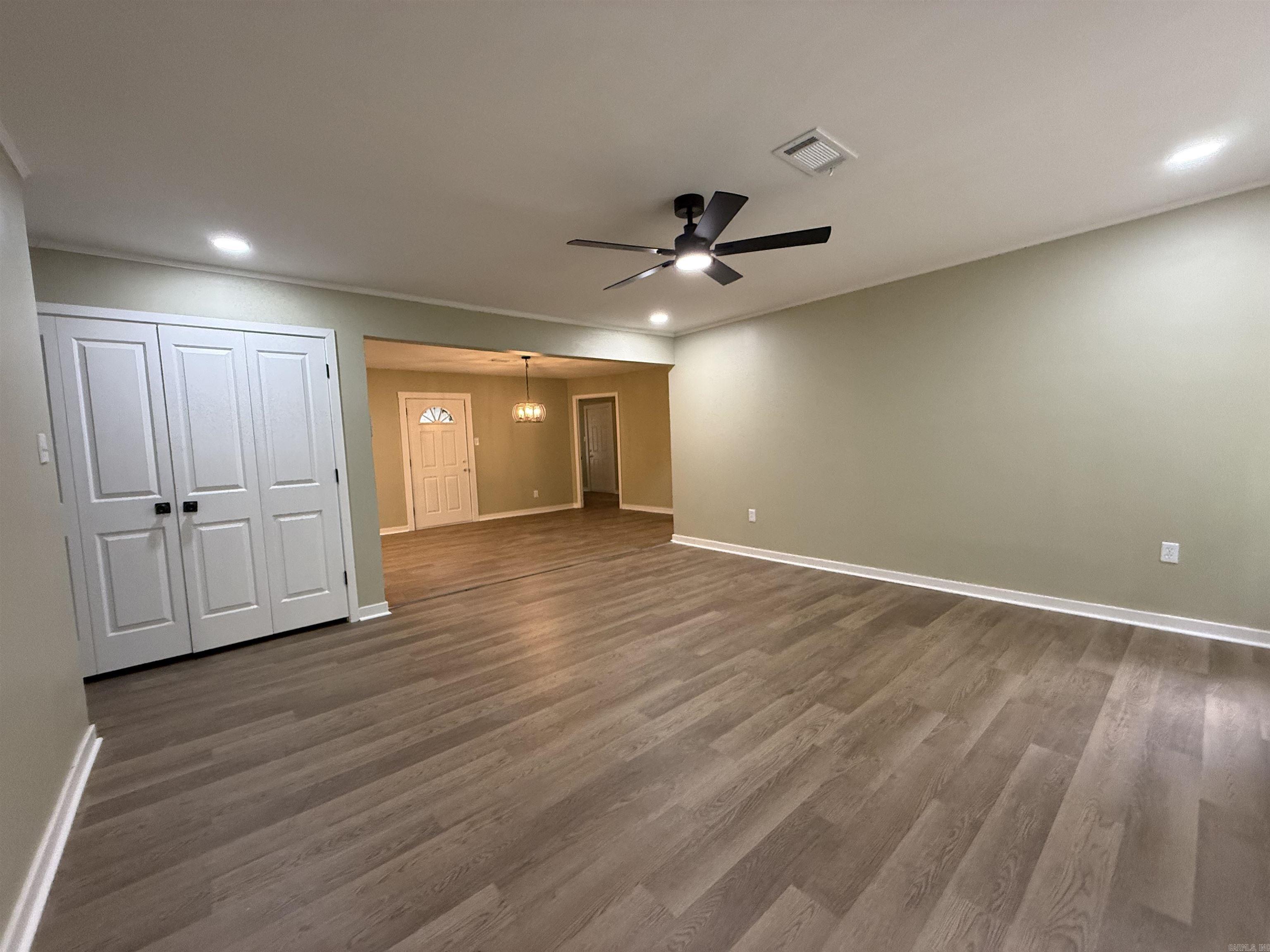 318 Roosevelt Avenue Property Photo 4