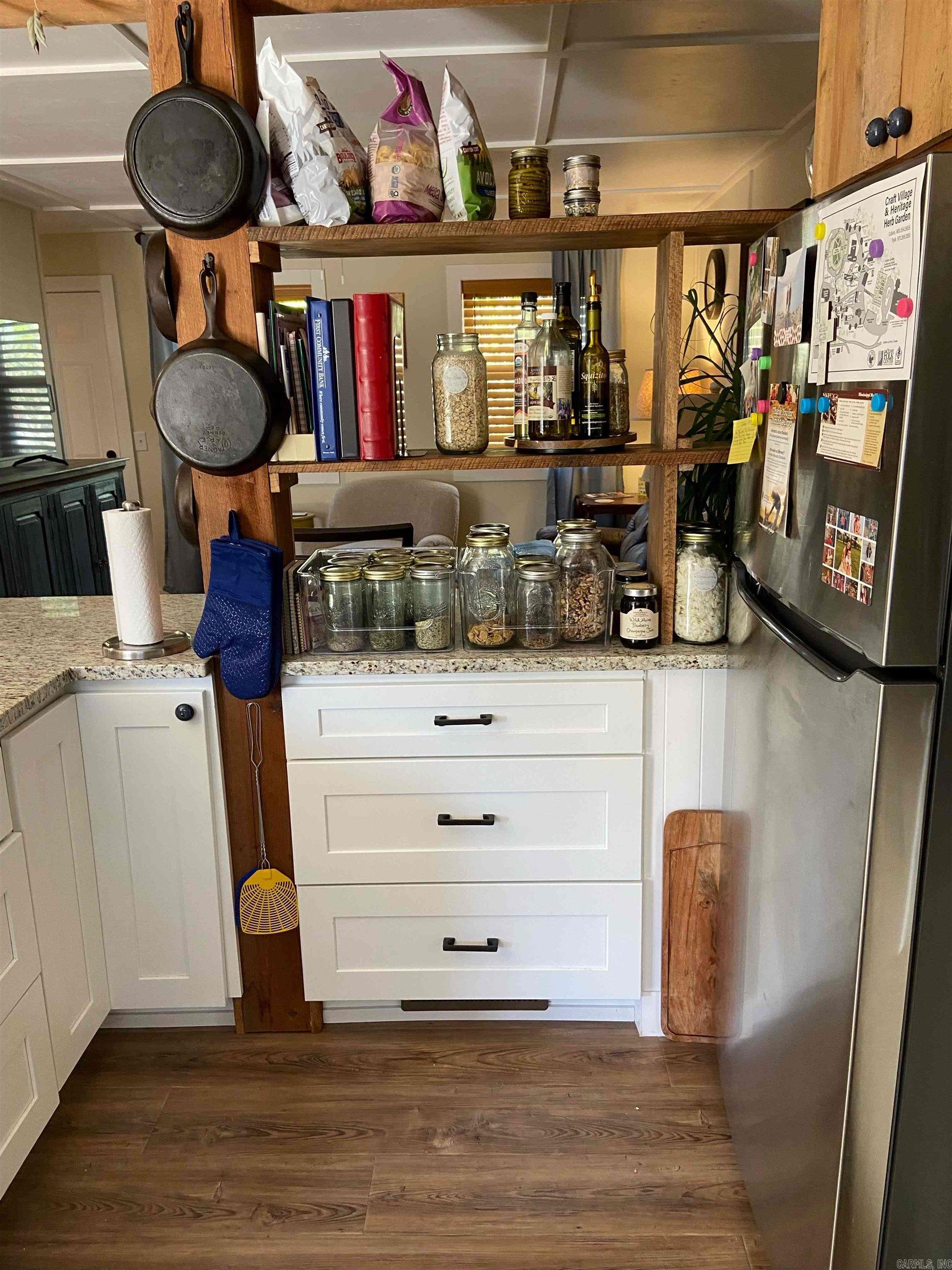 517 E Webb Street Property Photo 12