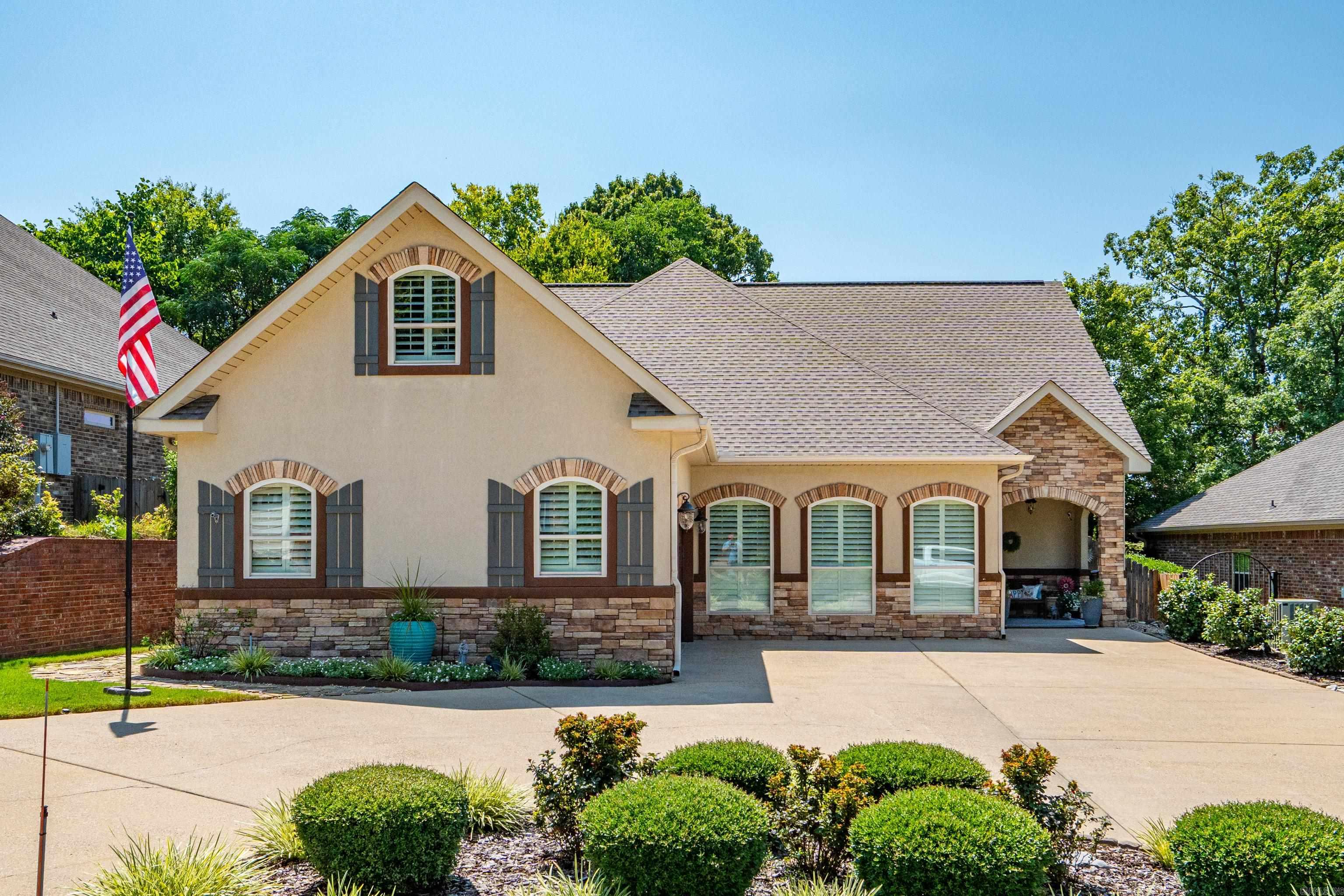 426 Willow Bend Cir Property Photo 1