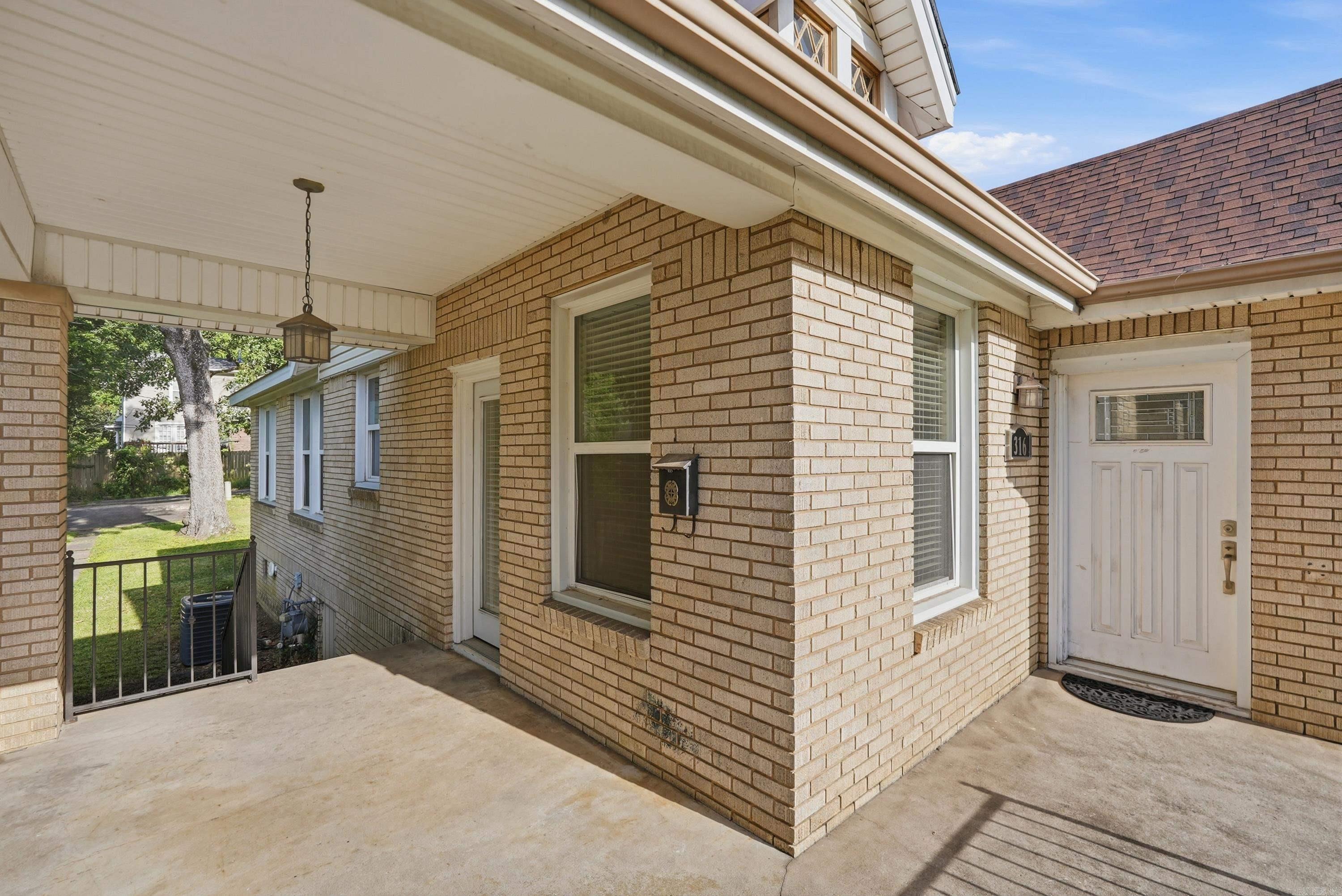 316 N Pine Street Property Photo 5