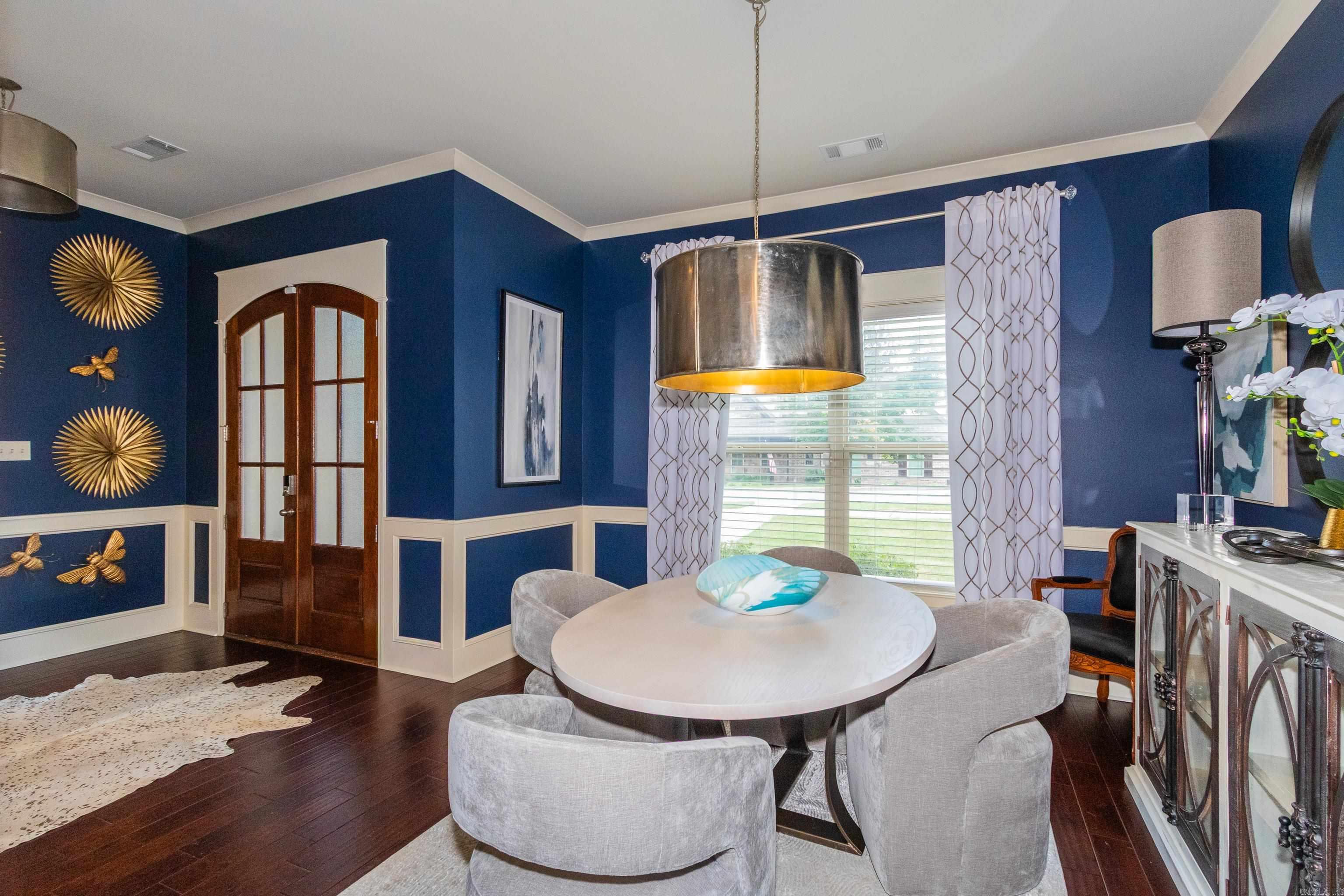 9016 Naples Property Photo 5