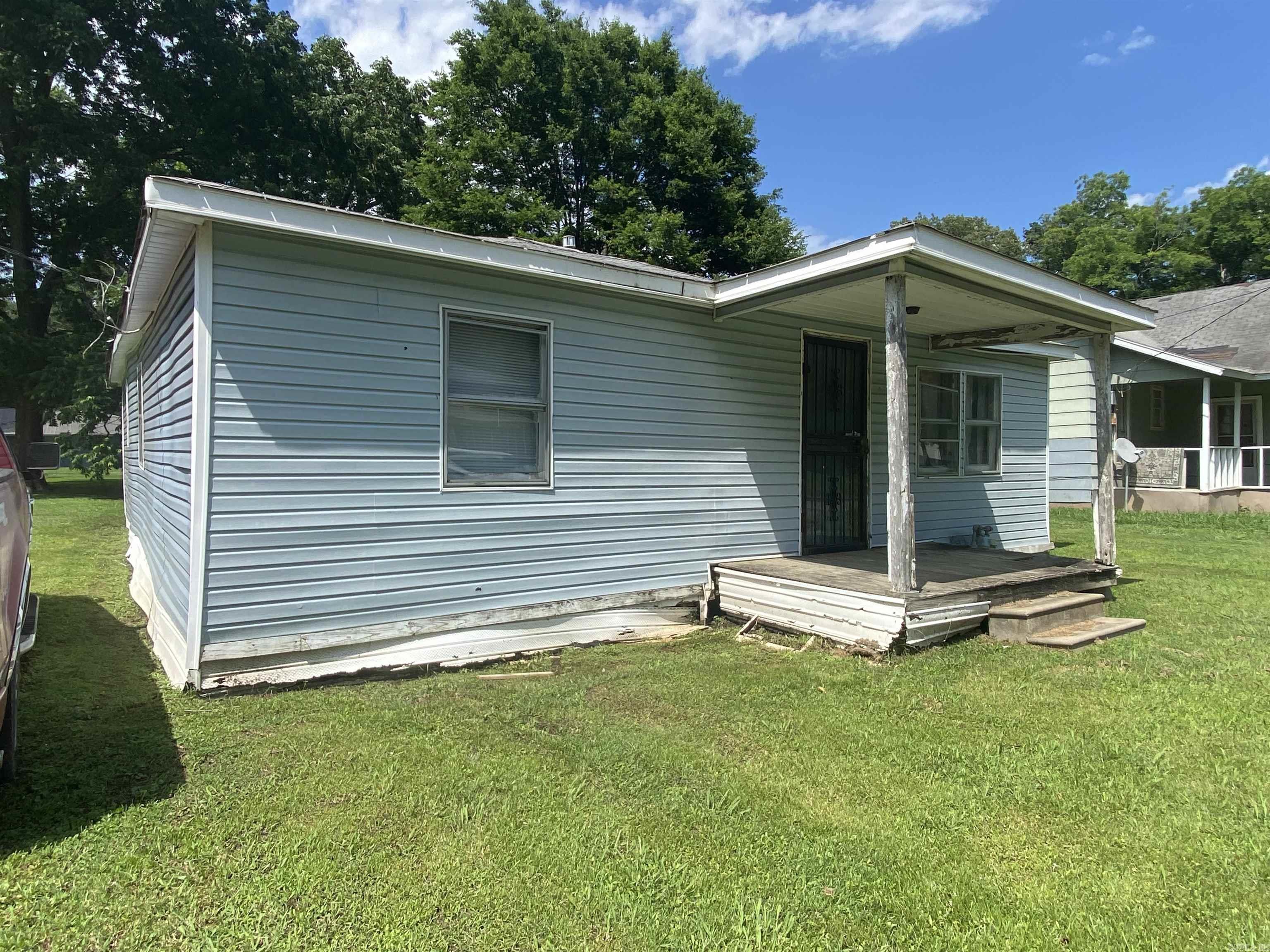 617 Walnut Street Property Photo 4