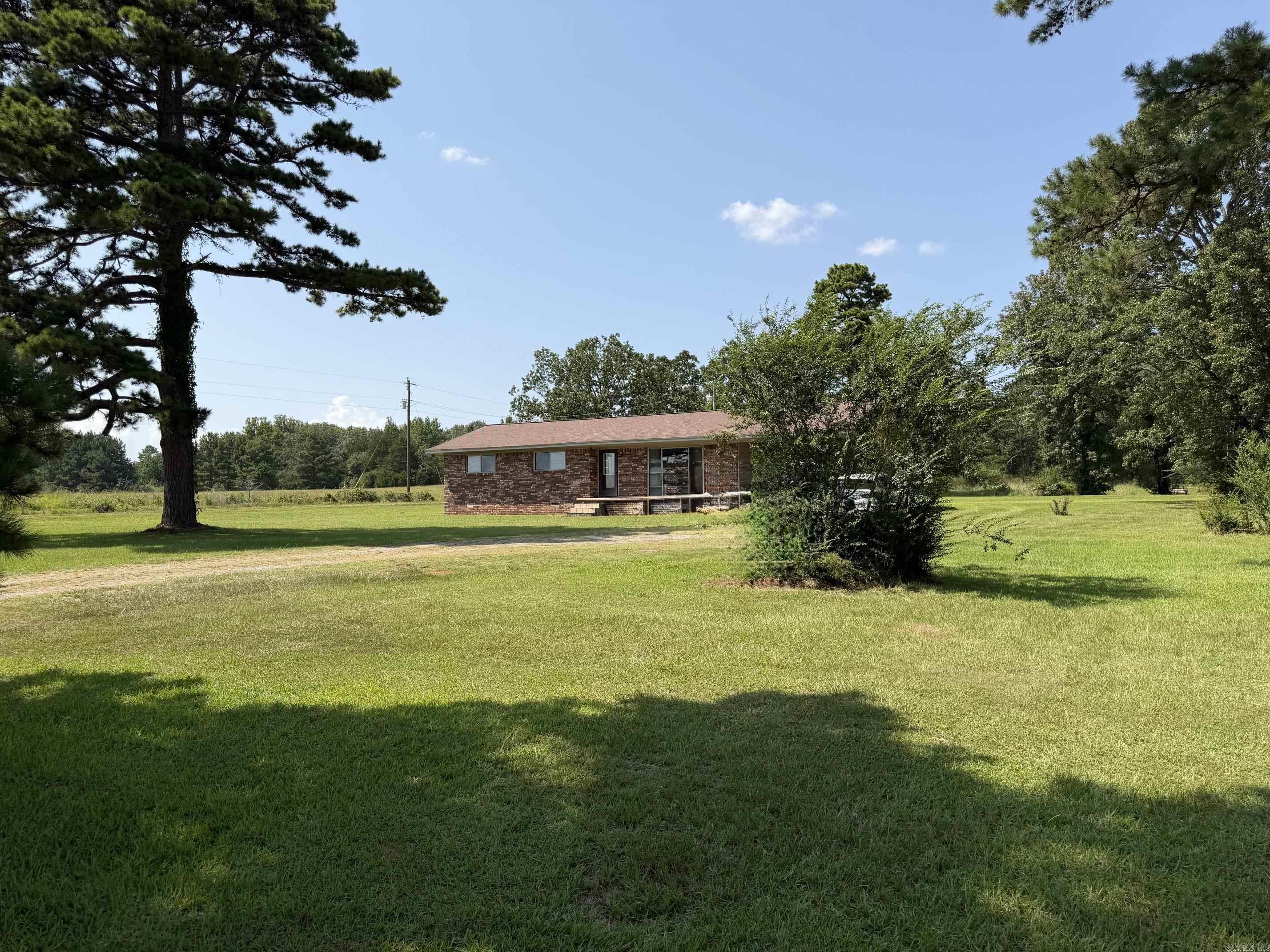 864 Edgemont Rd Property Photo 3