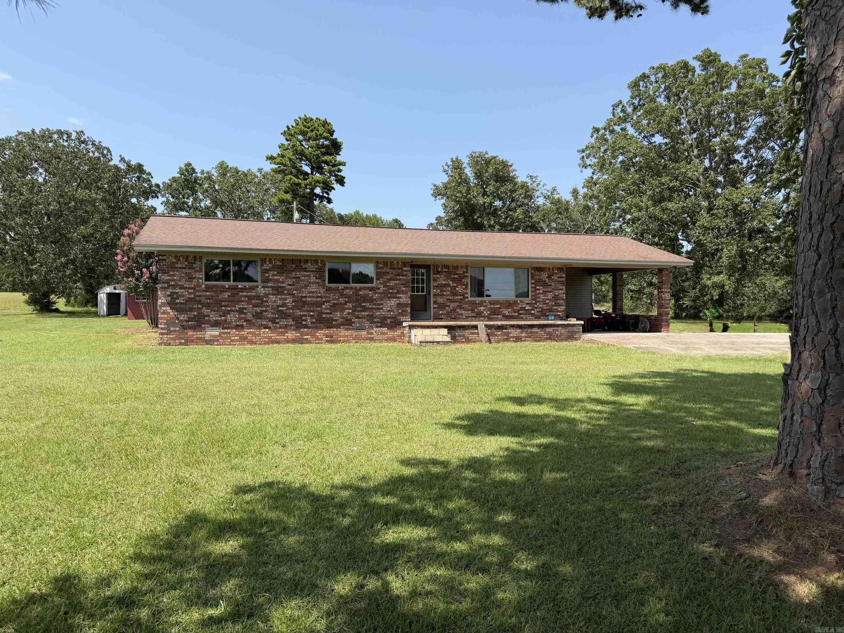 864 Edgemont Rd Property Photo 5