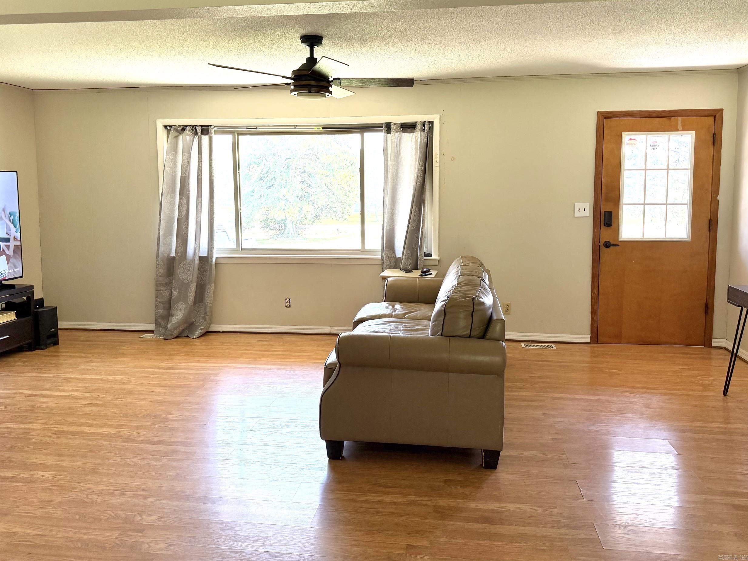 864 Edgemont Rd Property Photo 20
