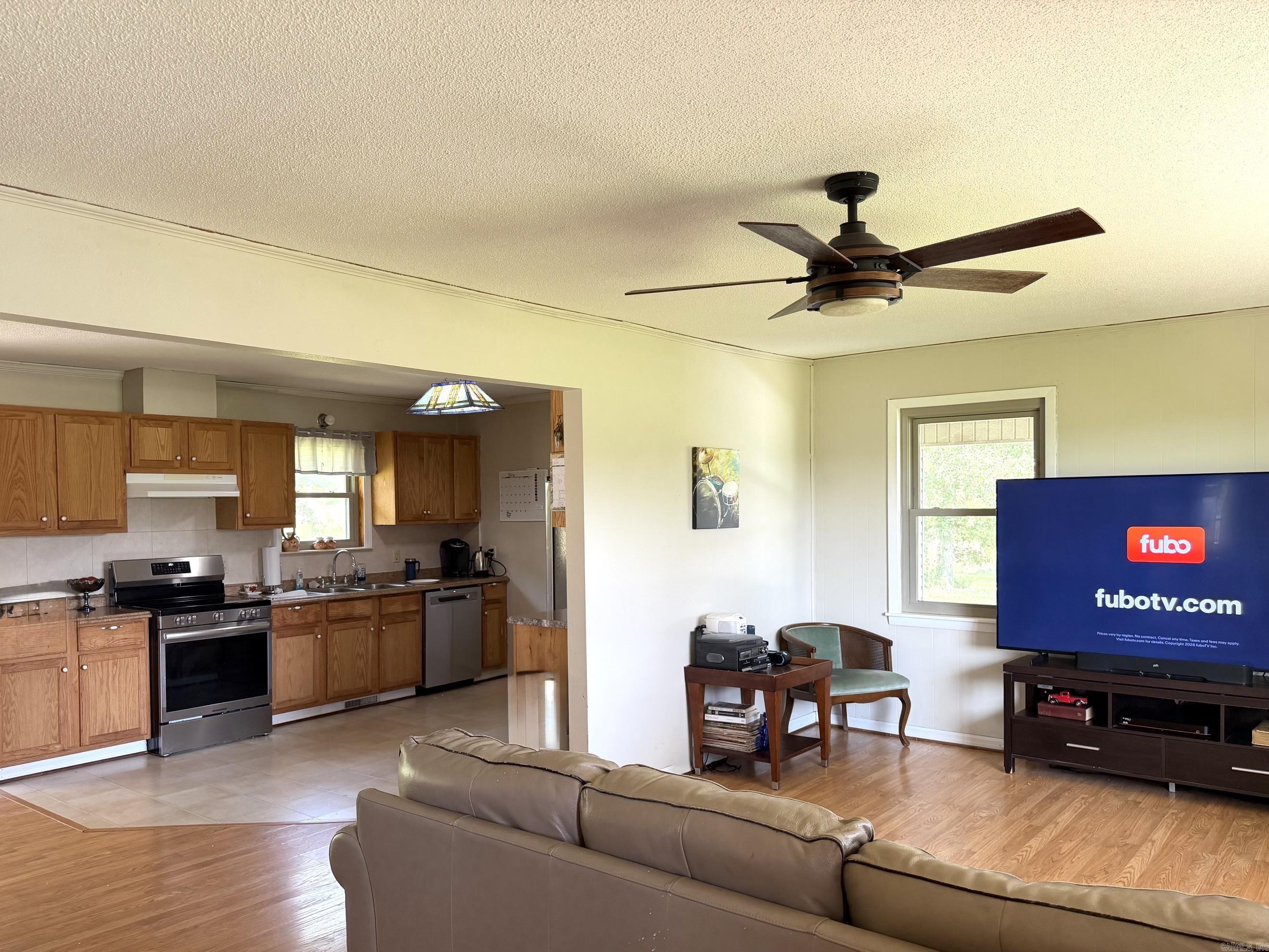 864 Edgemont Rd Property Photo 21