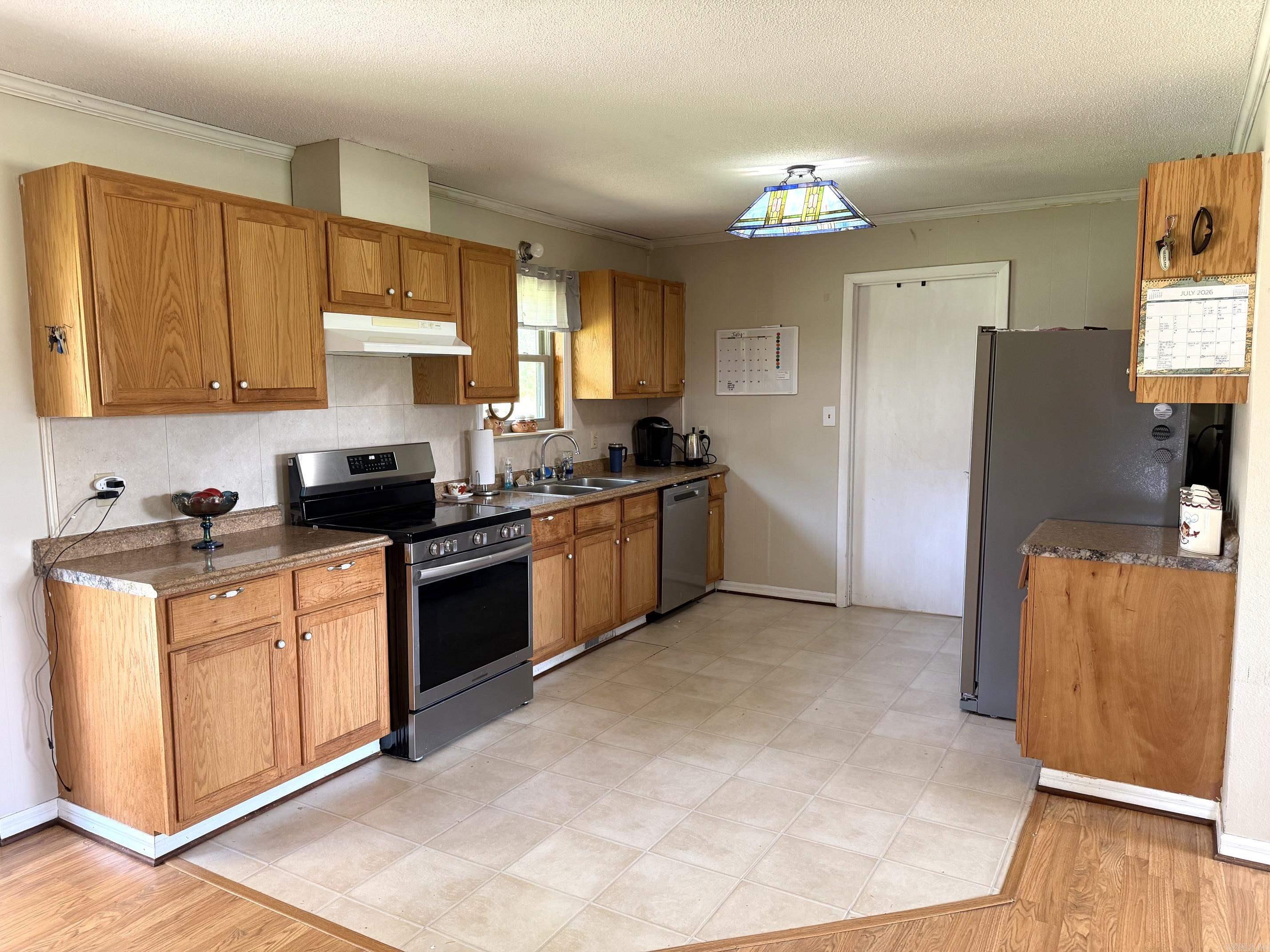 864 Edgemont Rd Property Photo 22