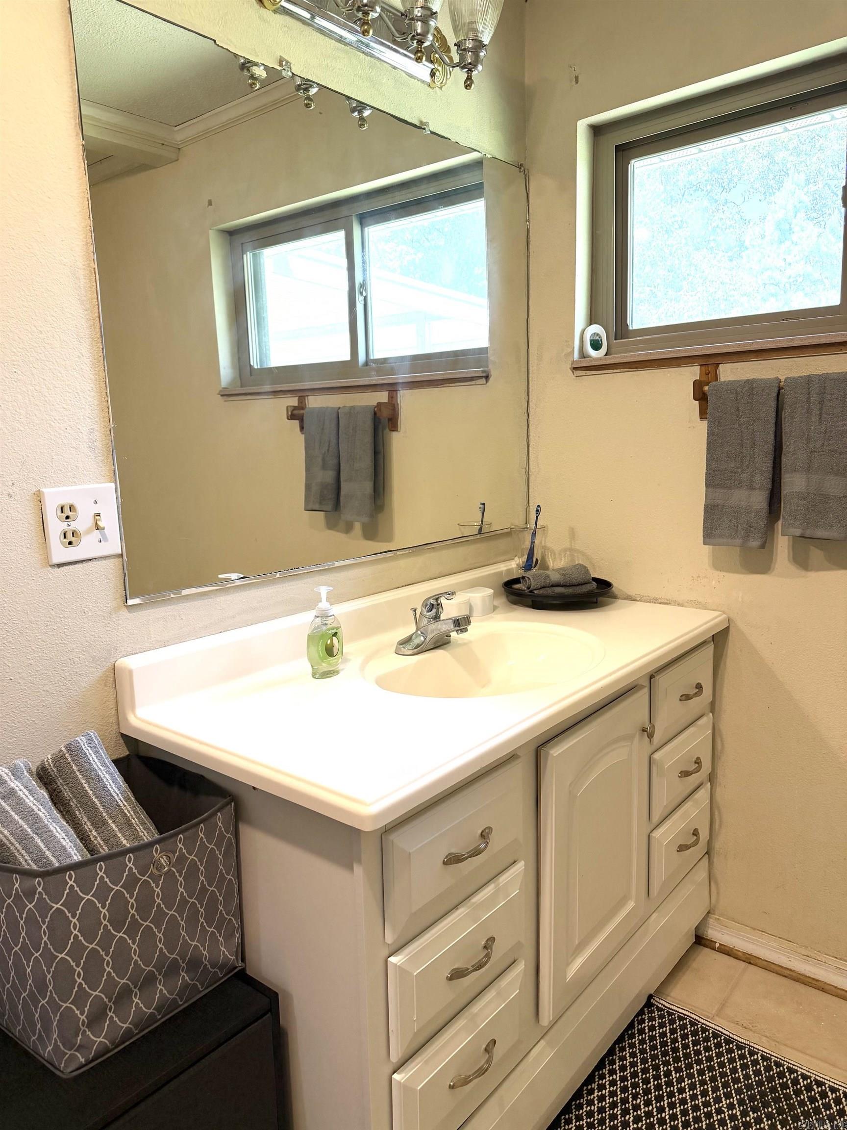 864 Edgemont Rd Property Photo 28