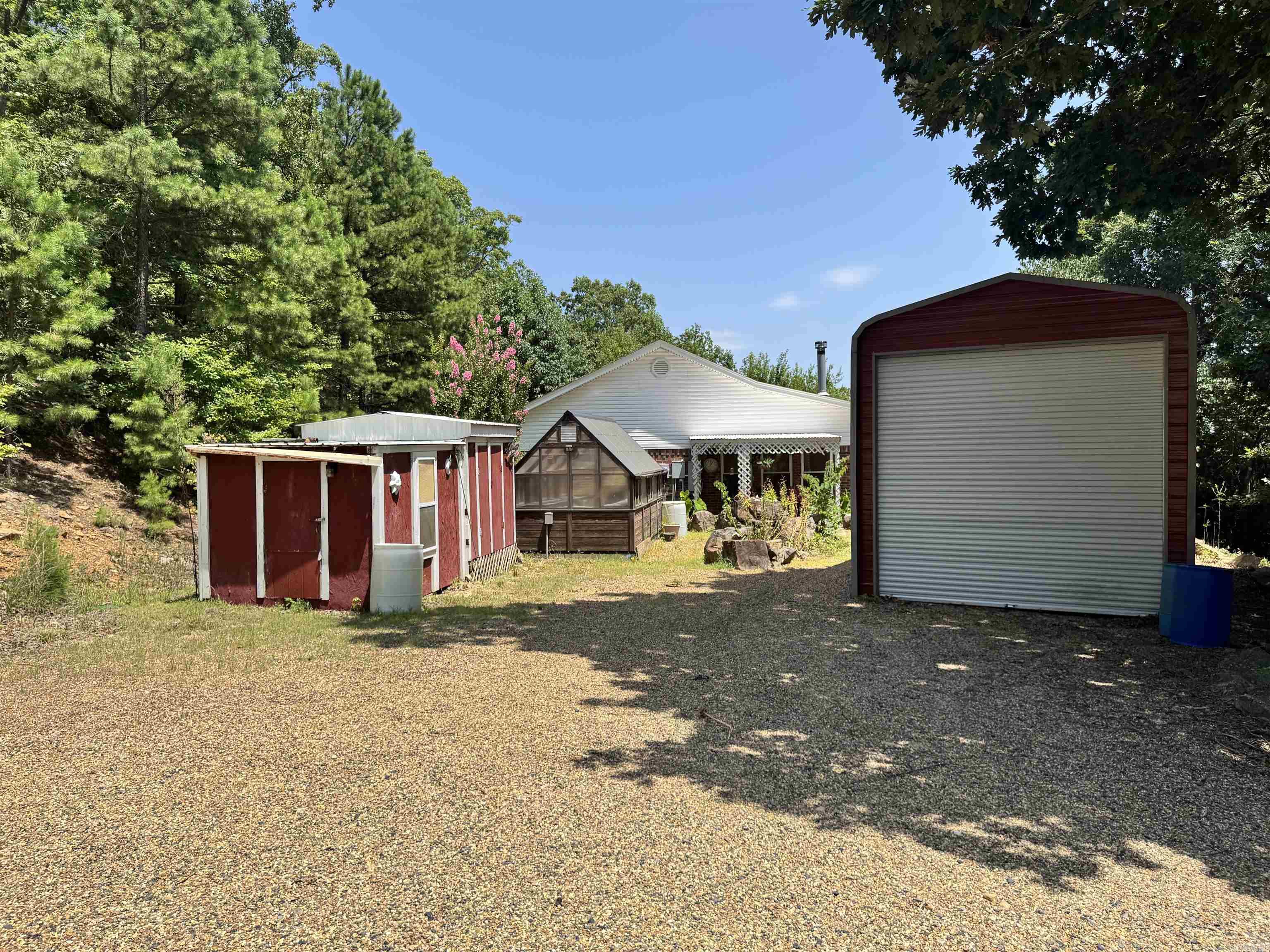 219 Shanendoah Lane Property Photo 3