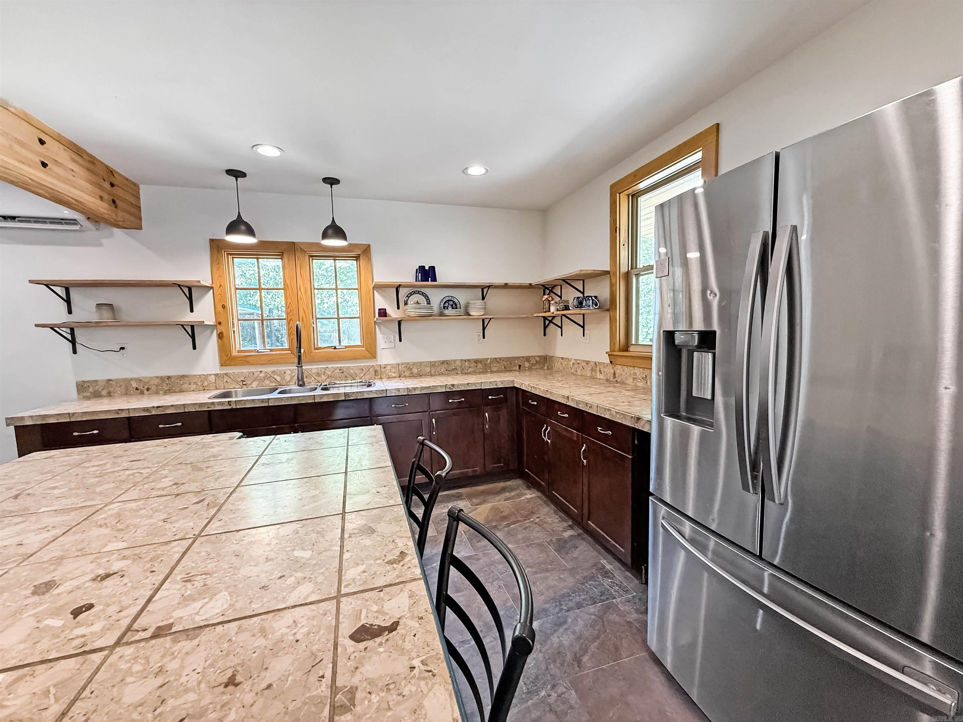 100 Country Lane Property Photo 8