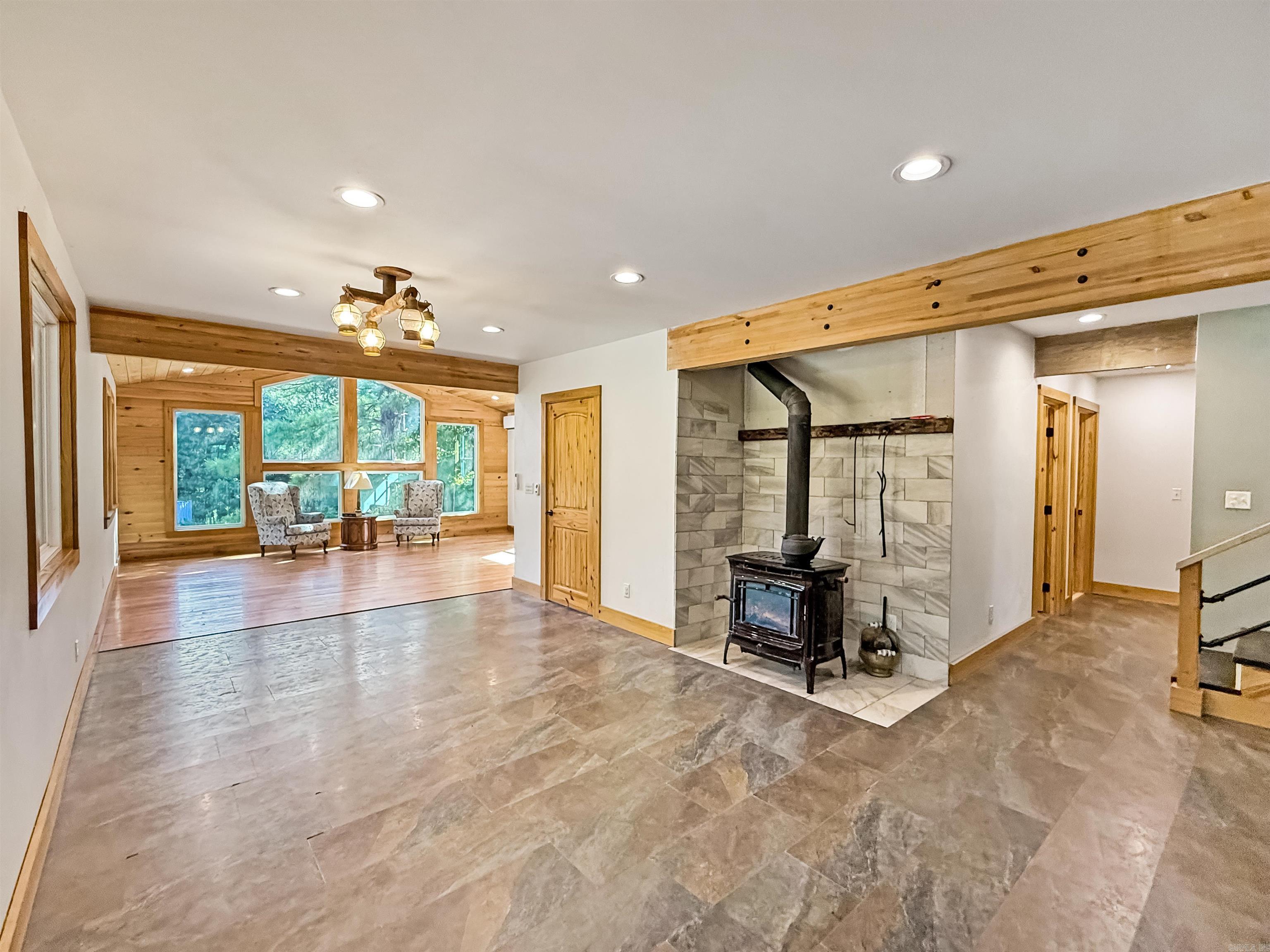 100 Country Lane Property Photo 12