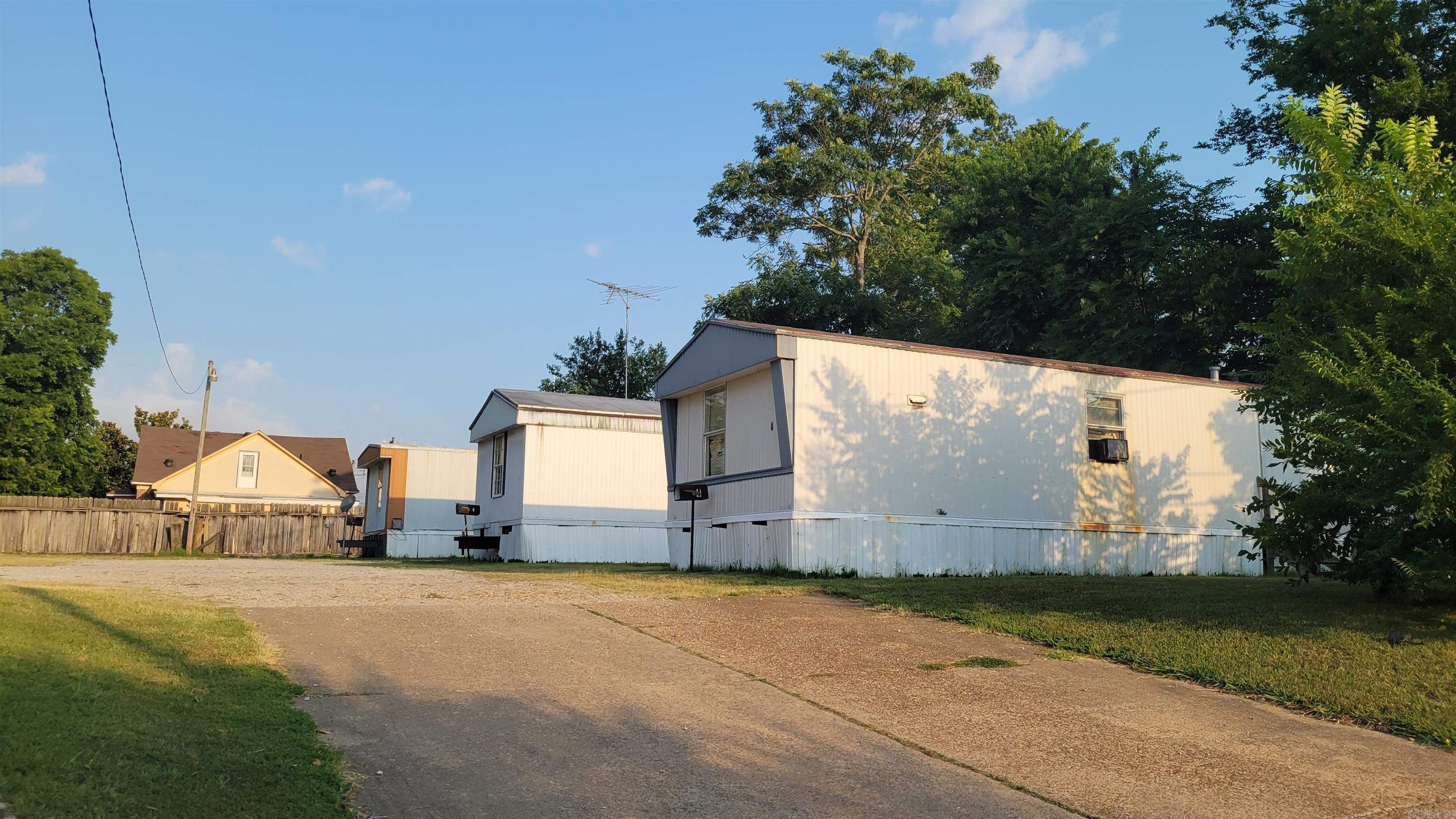 233 N Allis