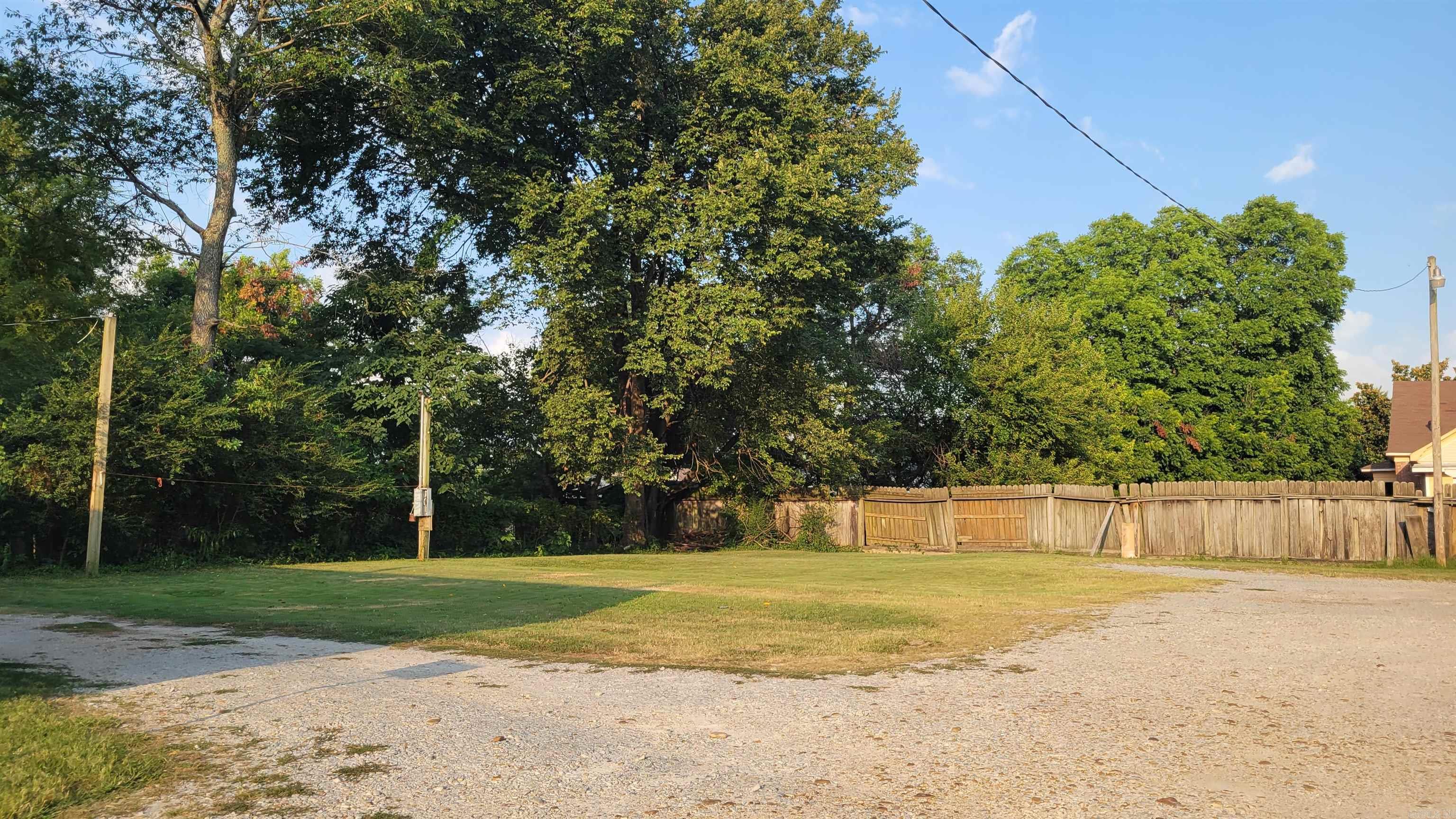 233 N Allis Property Photo 3