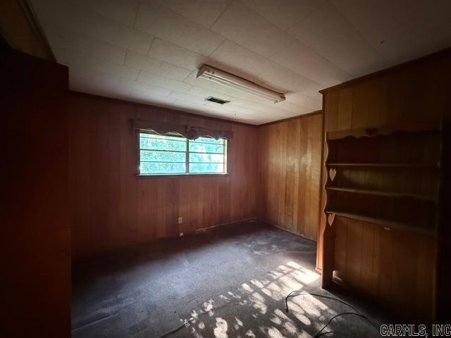 405 Lilac Drive Property Photo 3