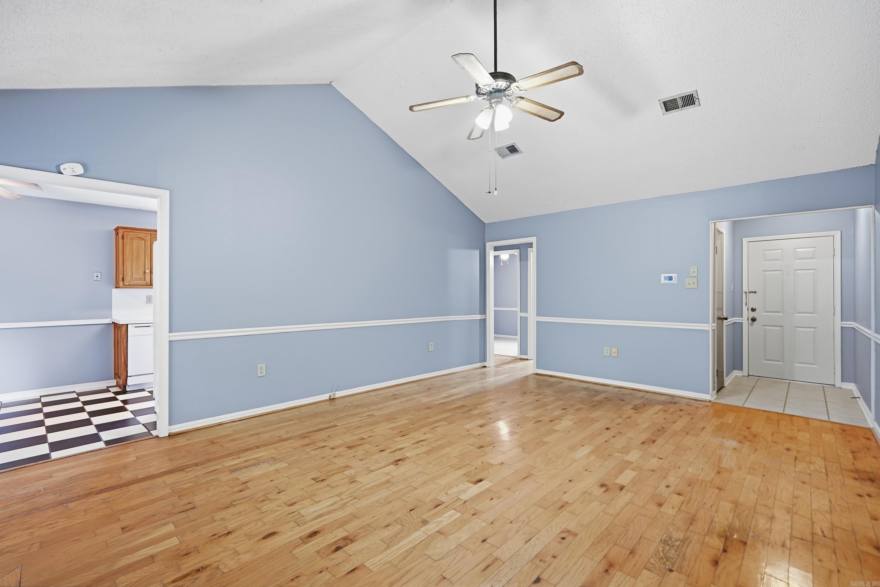 105 King Pine Road Property Photo 3