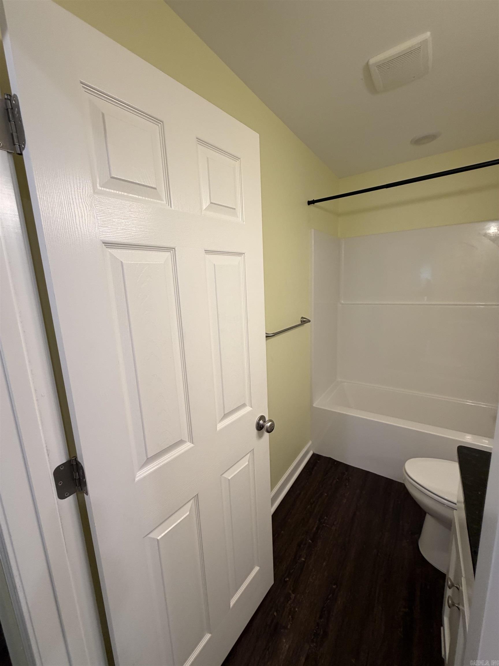 211 Thomas Circle Property Photo 10