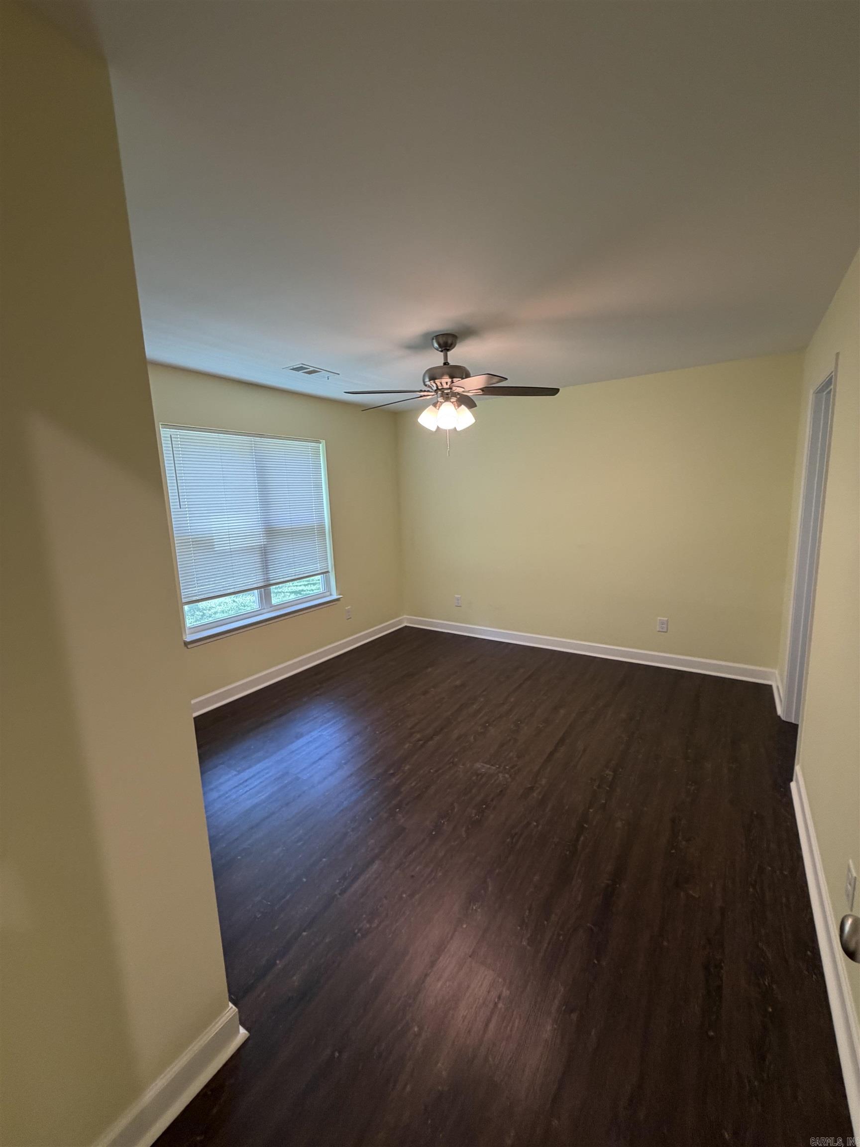 211 Thomas Circle Property Photo 13