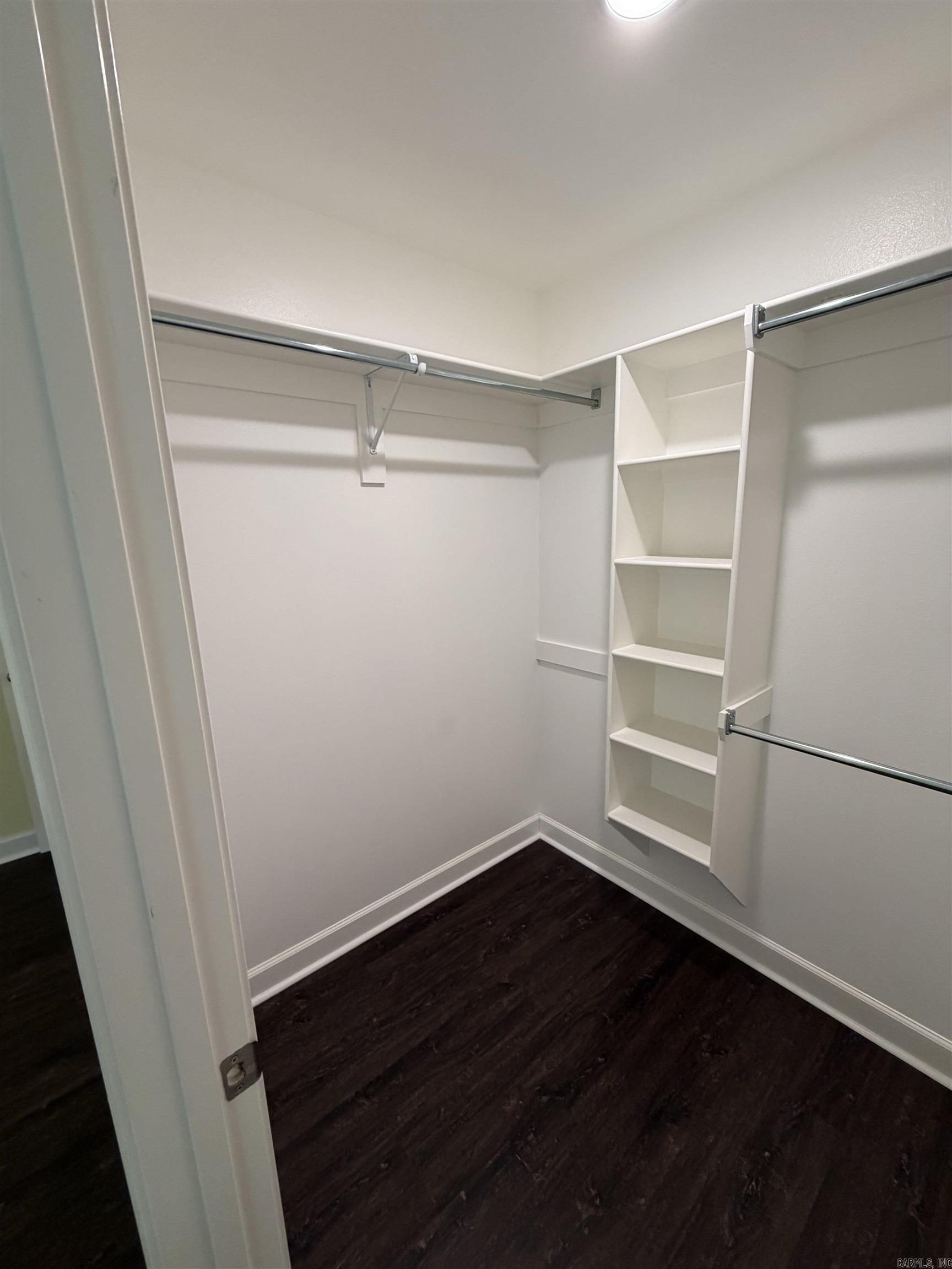 211 Thomas Circle Property Photo 15
