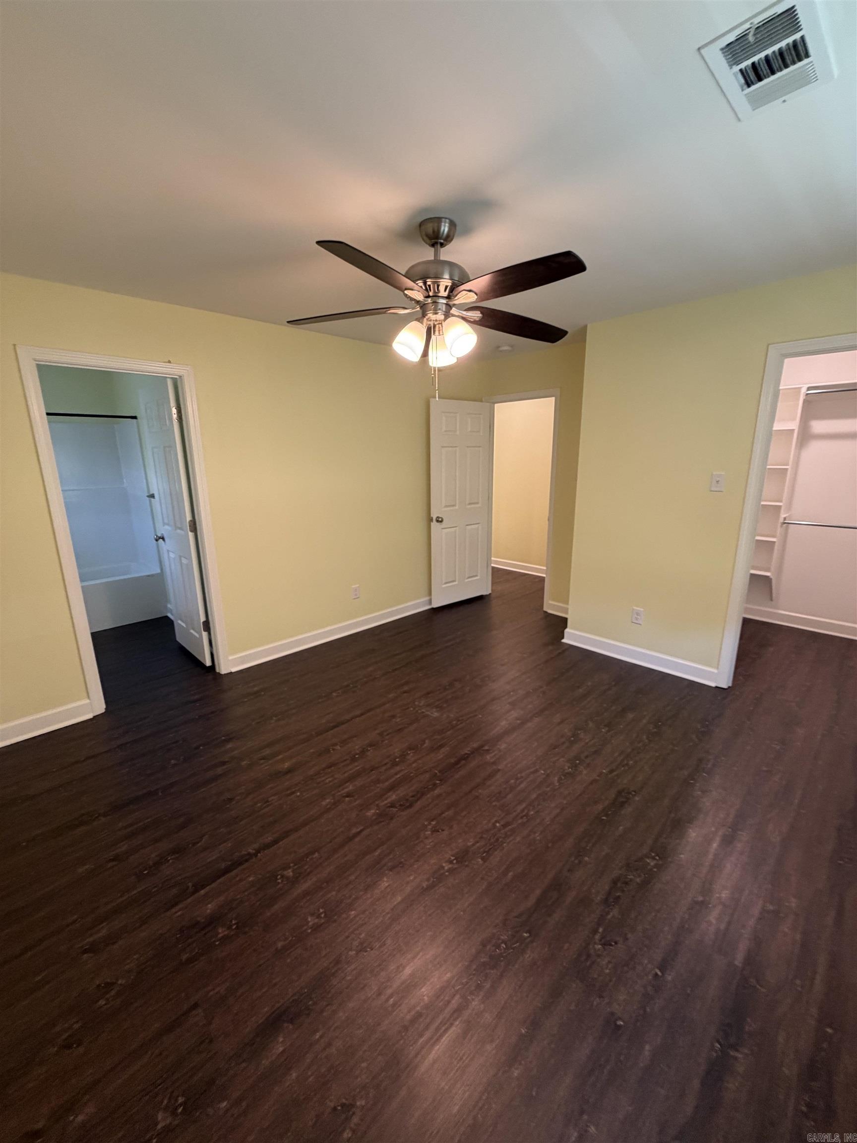 211 Thomas Circle Property Photo 16