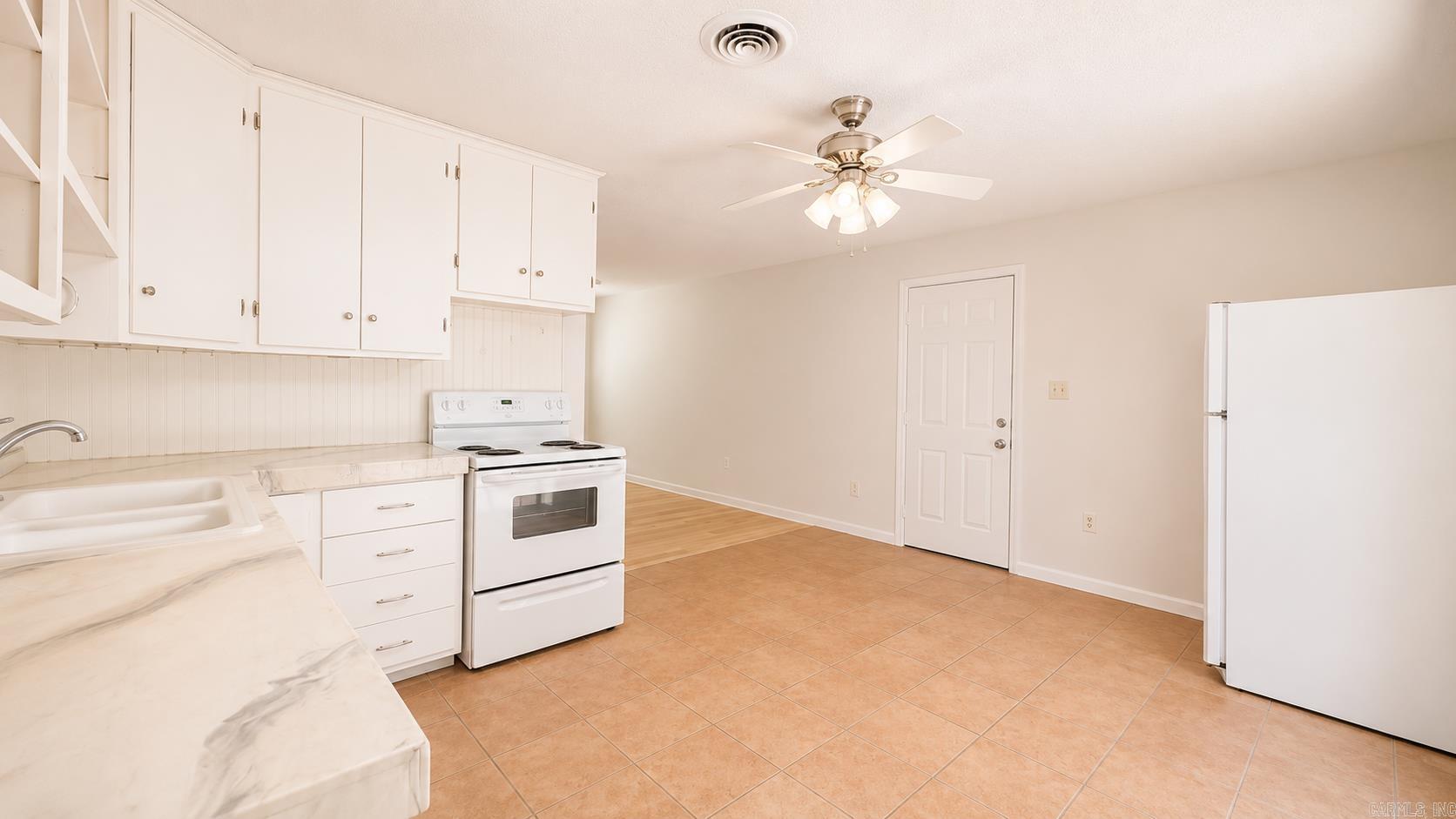 1111 Edgehill Drive Property Photo 14