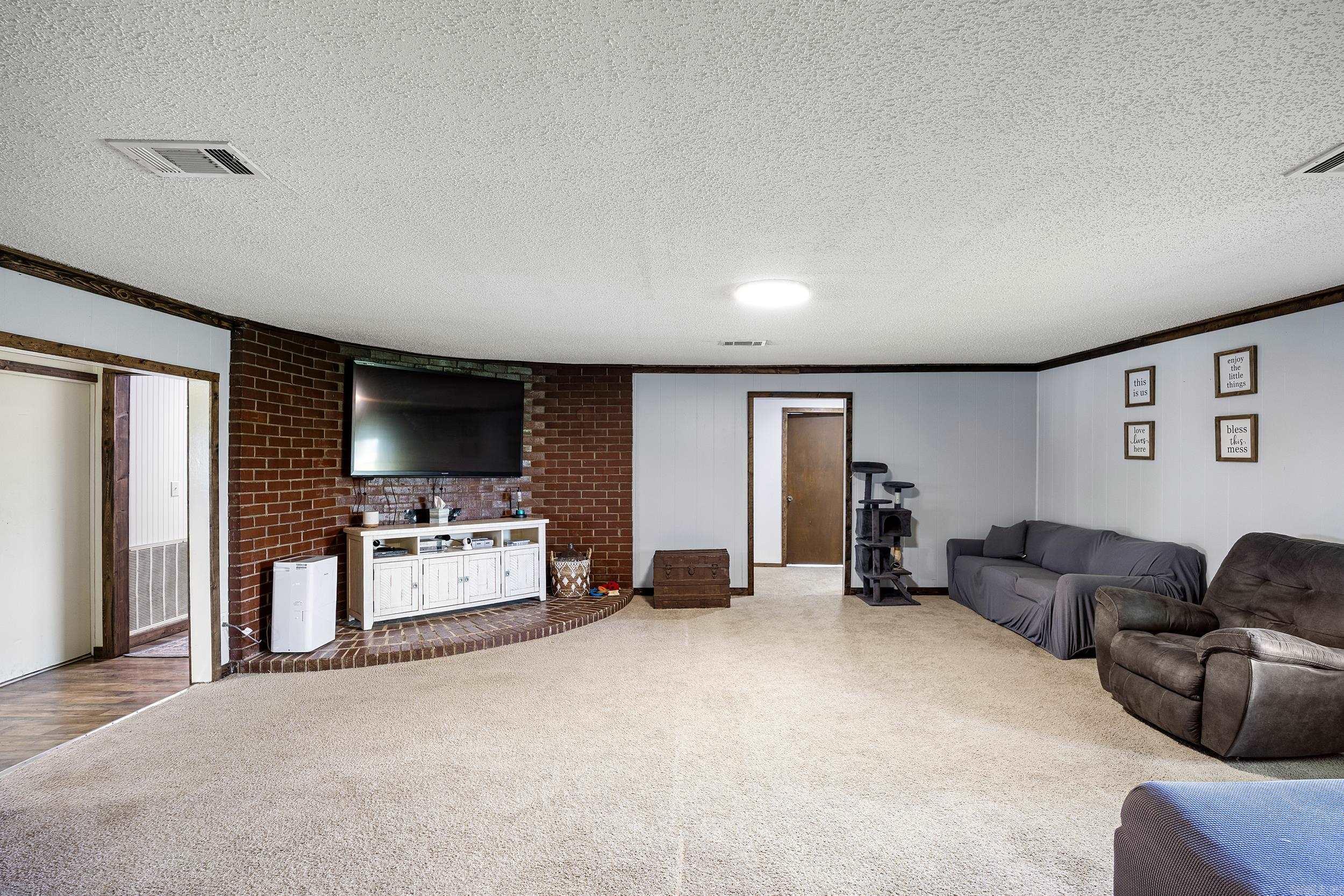 583 Grandview Road Property Photo 4